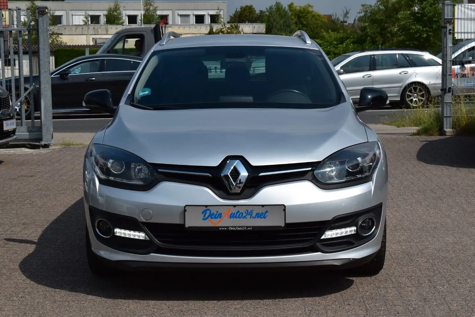 Renault Megane III Grandtour Limited Navi|Si-Hzg|Tempo.| Grau - 2