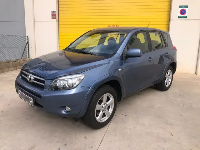 Toyota RAV 4 2.2D-4D Sol