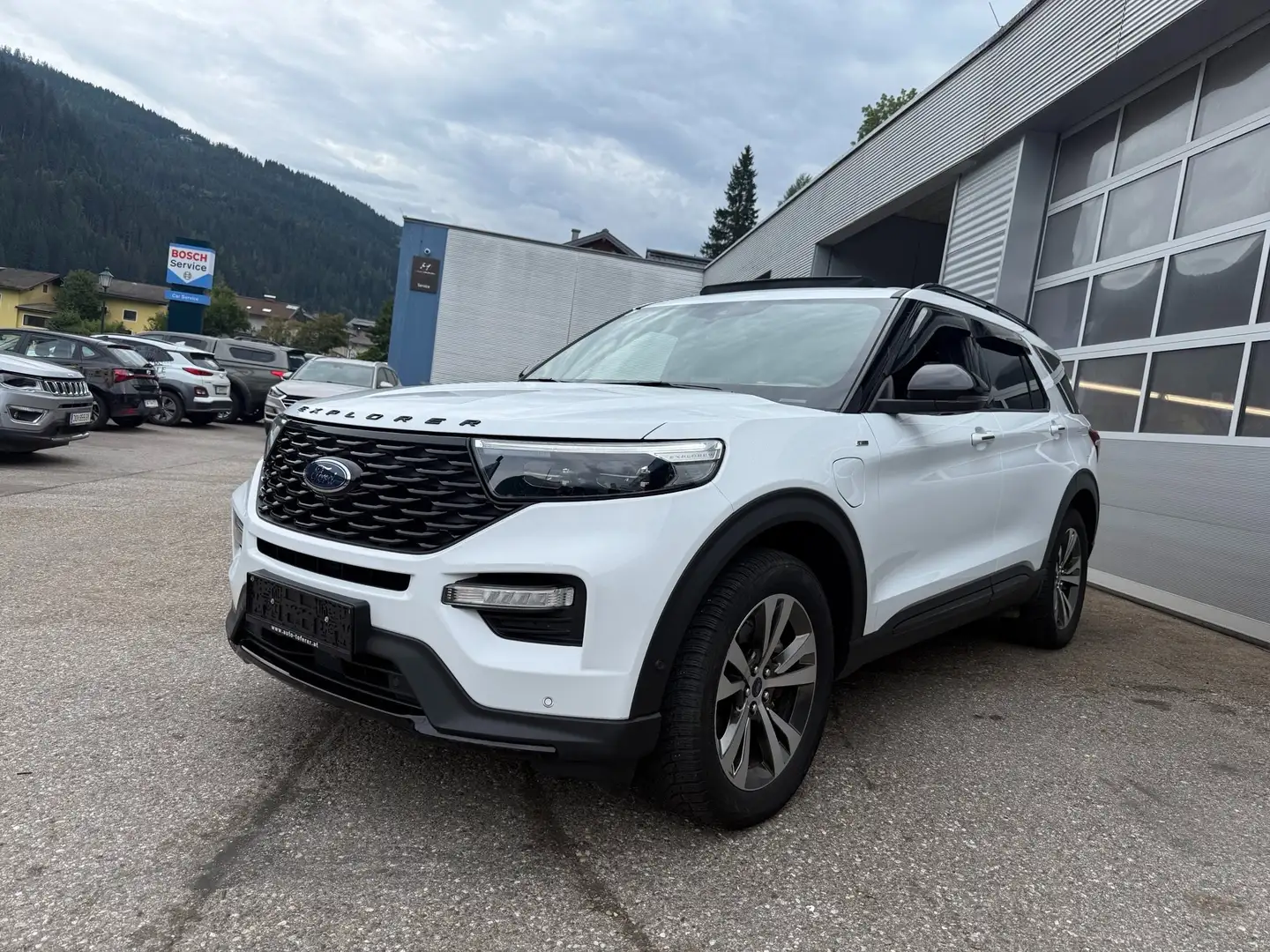 Ford Explorer Explorer 3,0 V6 PHEV AWD ST-Line Aut. 457PS Weiß - 1