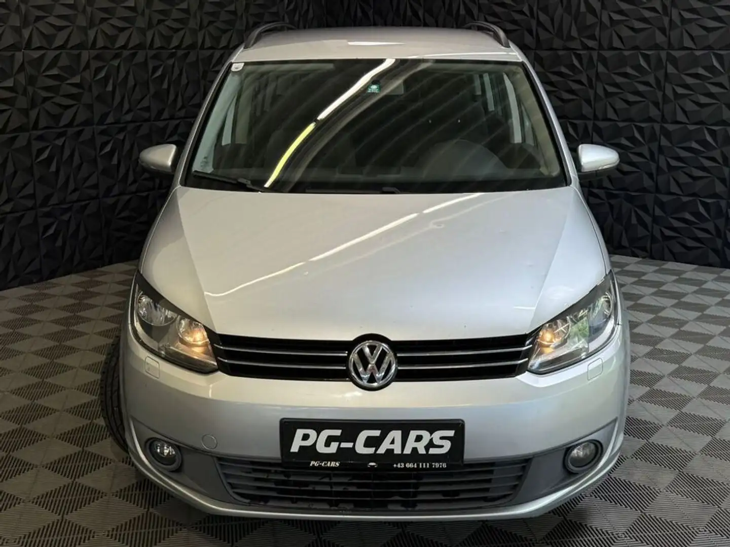 Volkswagen Touran 1.6 TDI Trendline Silver - 2