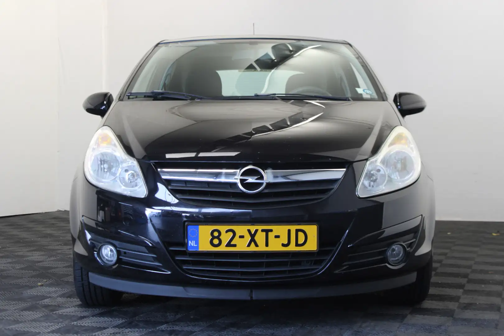 Opel Corsa 1.4-16V Enjoy |Pano| Zwart - 2