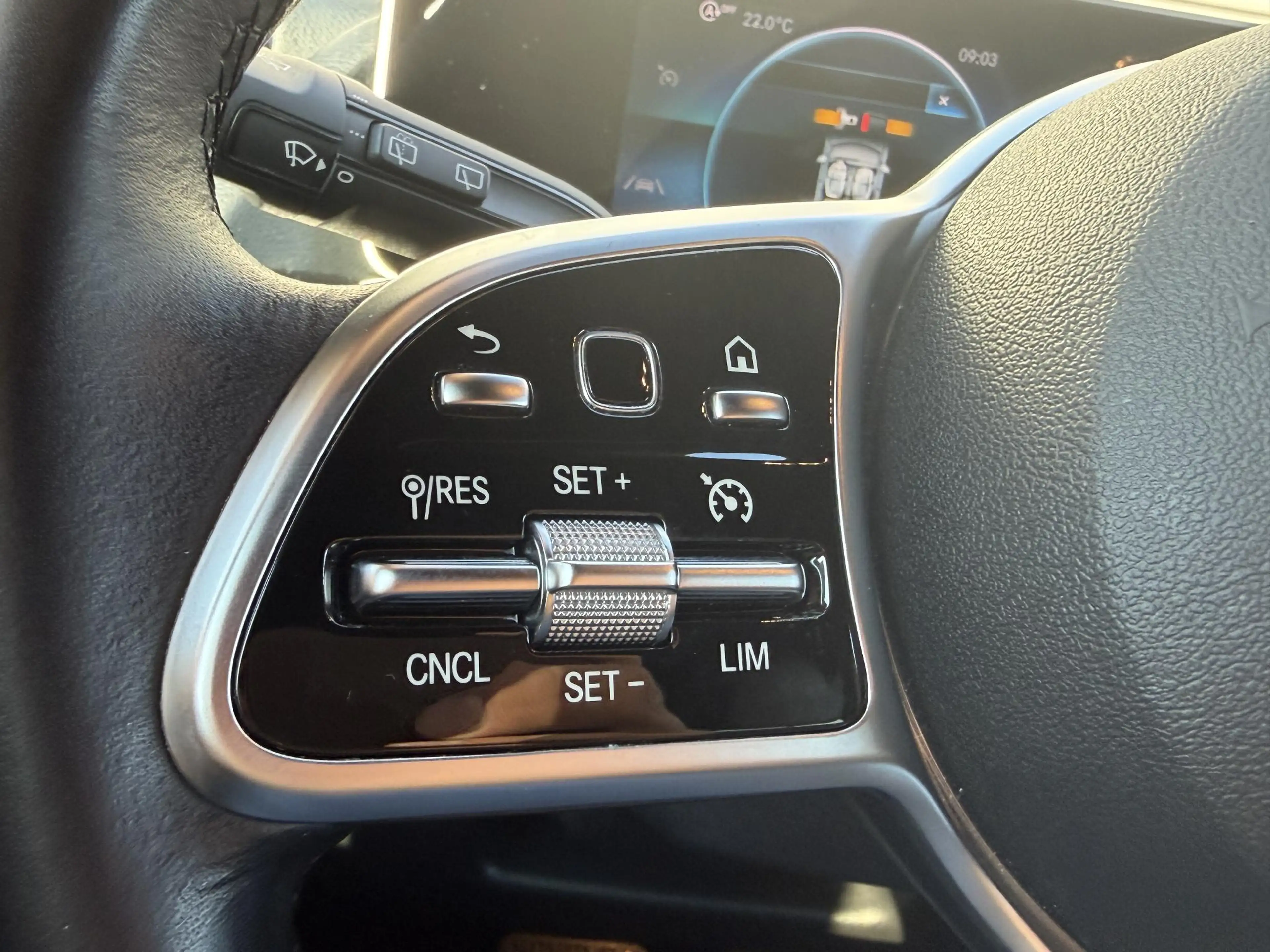 Mercedes-Benz B 180 Advantage — photo 9