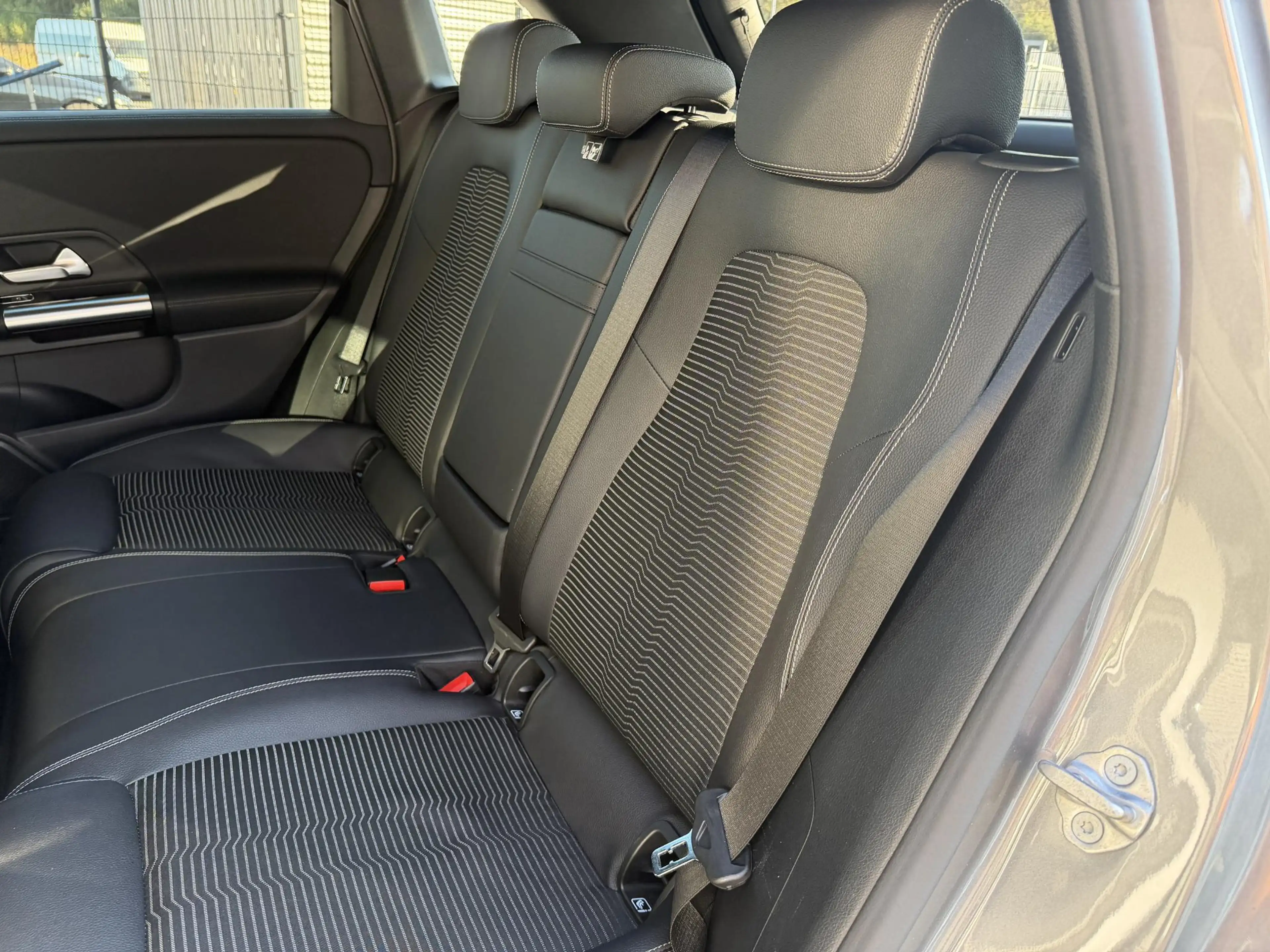 Mercedes-Benz B 180 Advantage — photo 7