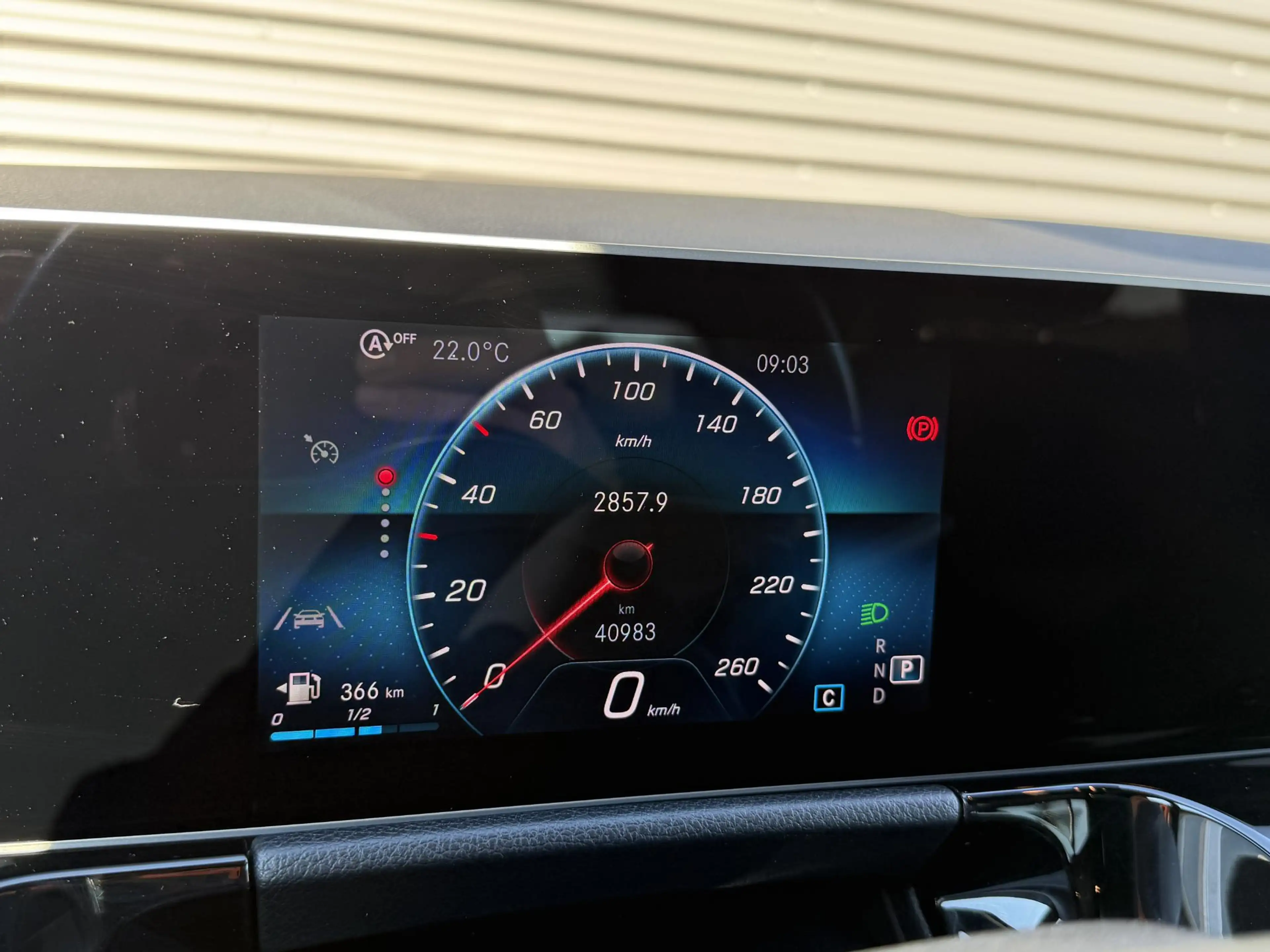 Mercedes-Benz B 180 Advantage — photo 24