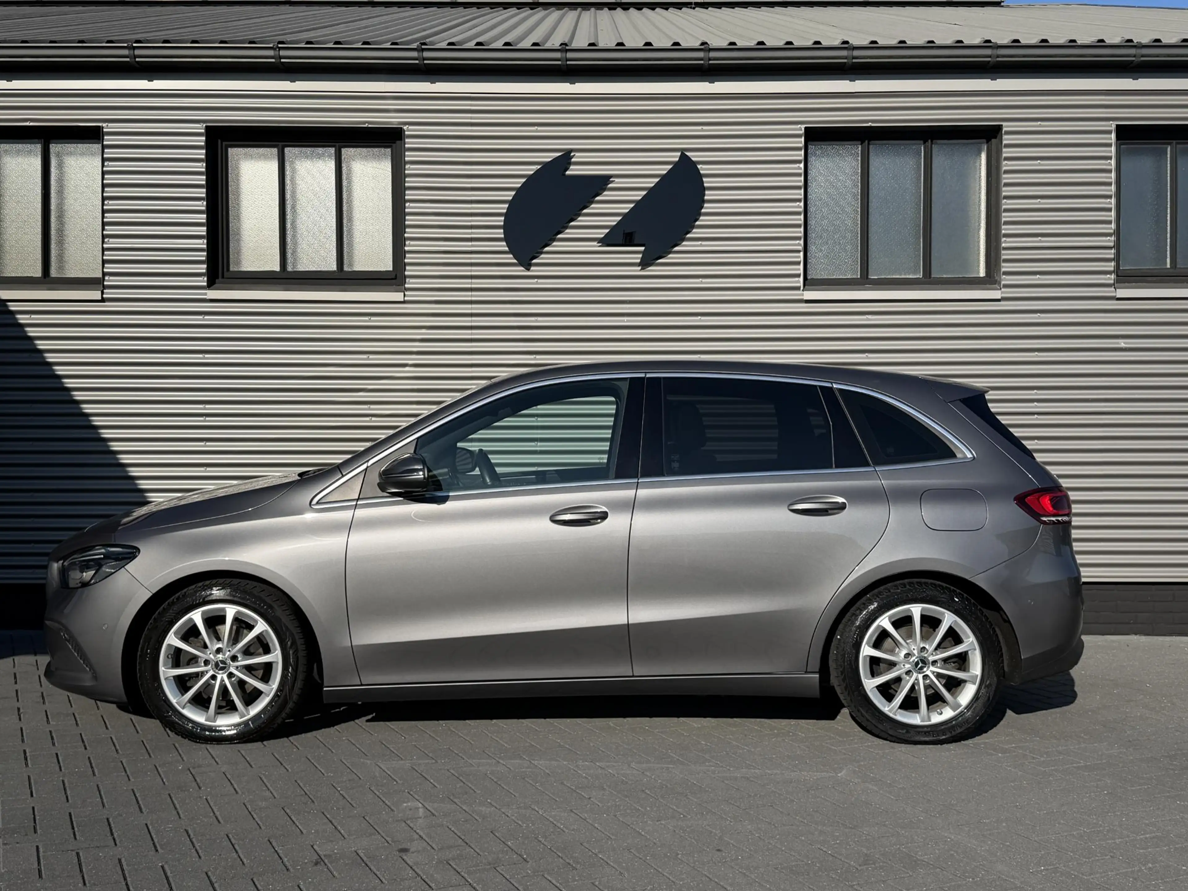 Mercedes-Benz B 180 Advantage — photo 6