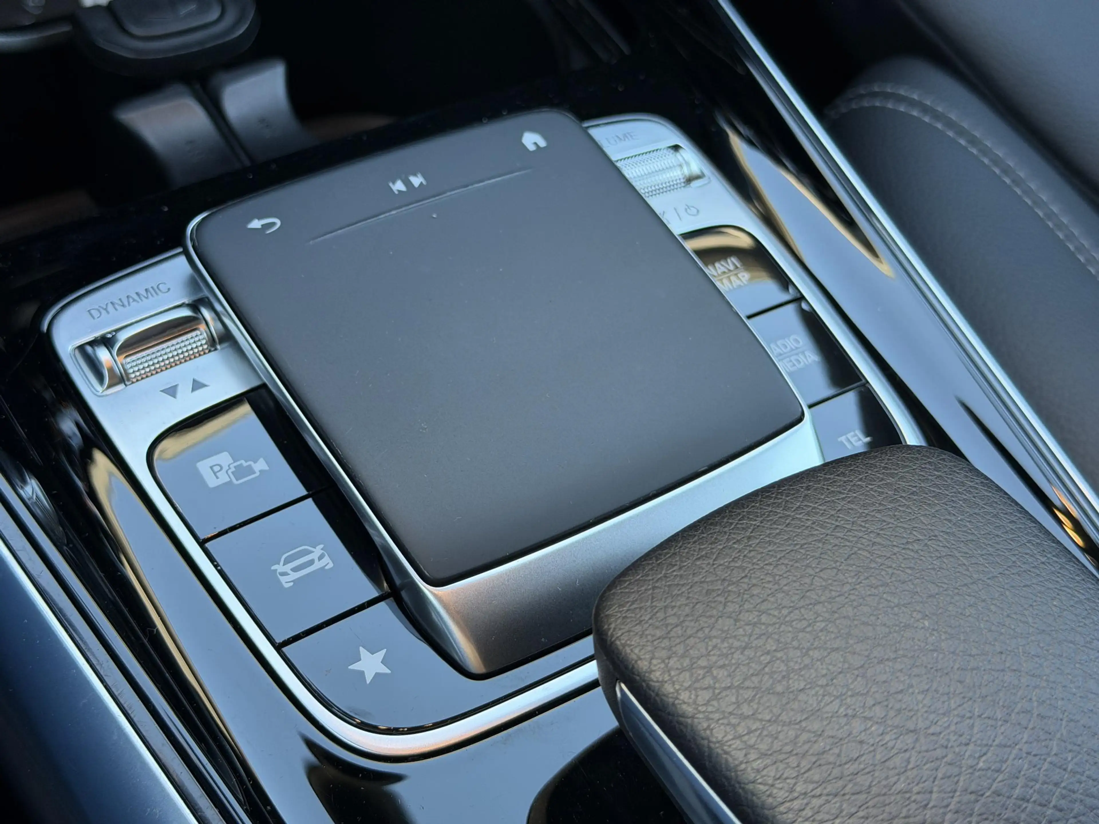 Mercedes-Benz B 180 Advantage — photo 15