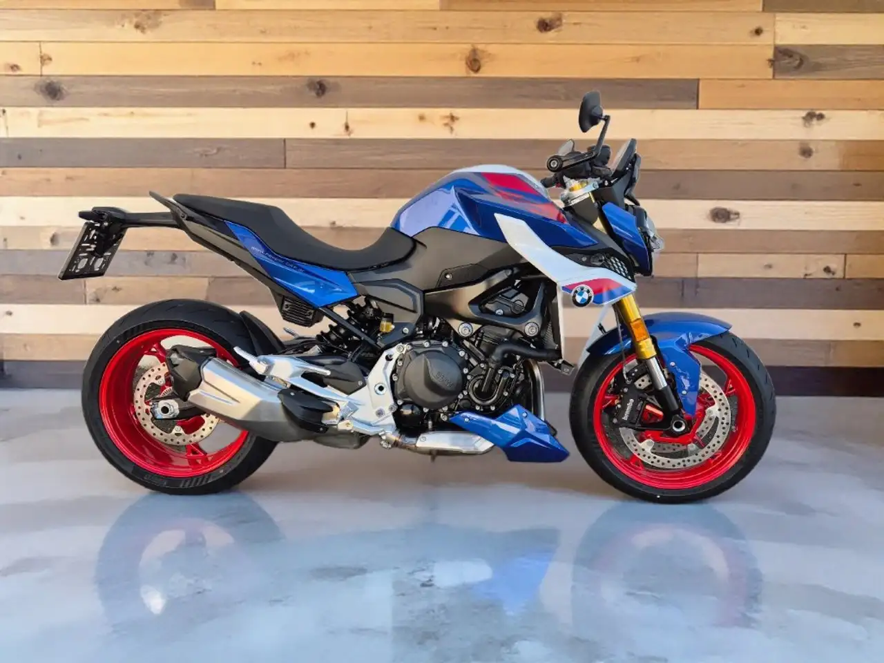 BMW F 900 R