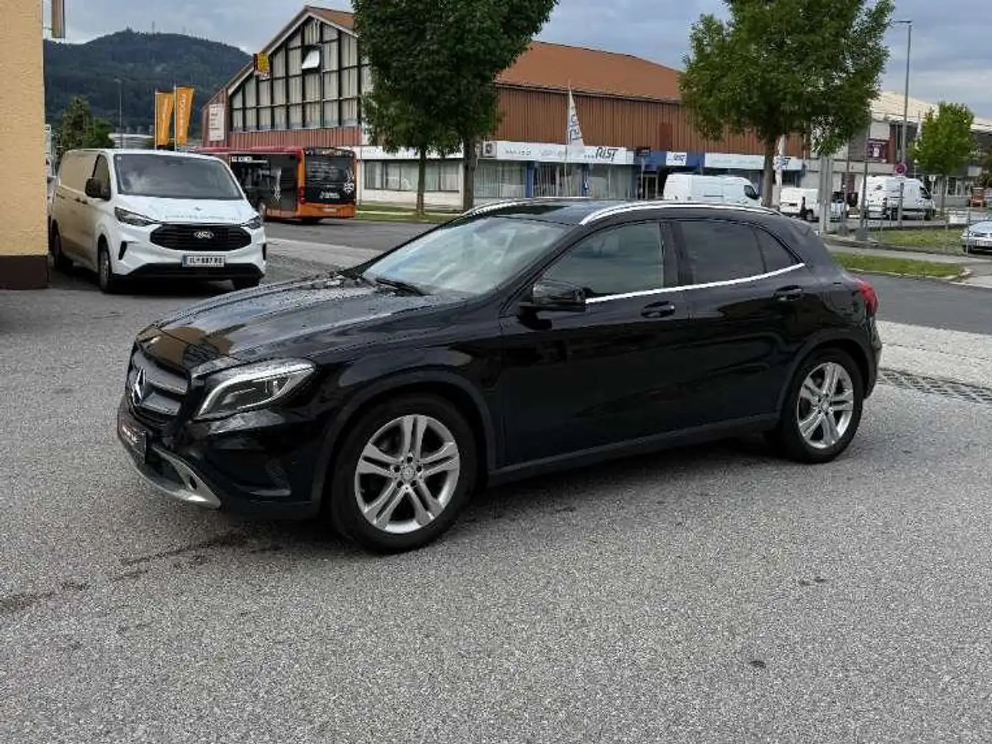 Mercedes-Benz GLA 200 GLA 200 CDI / d (156.902) Schwarz - 1