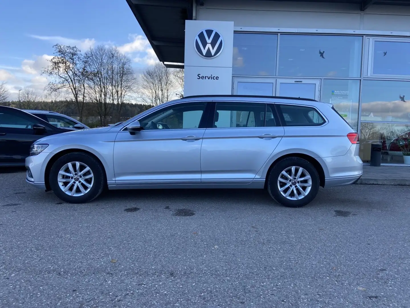Volkswagen Passat Variant 2.0 TDI DSG BUSINESS NAVI+LED+KAM Silber - 2