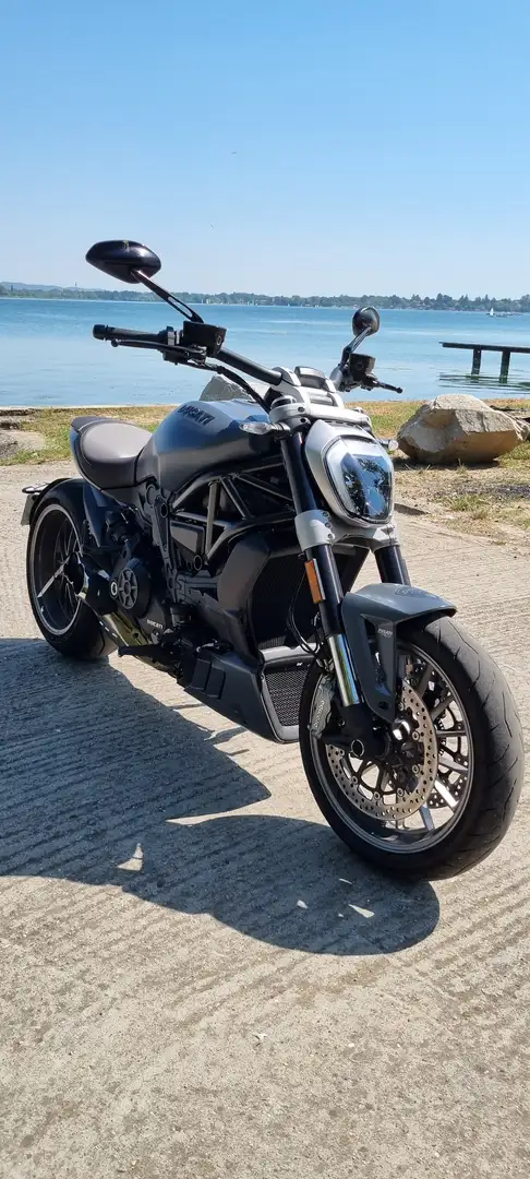 Ducati Diavel Gris - 1