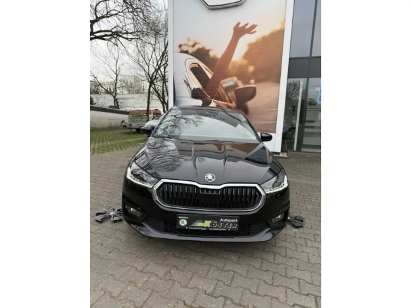 Skoda Fabia Tour 1,0 TSI 81 KW 6 Gang Negro - 2