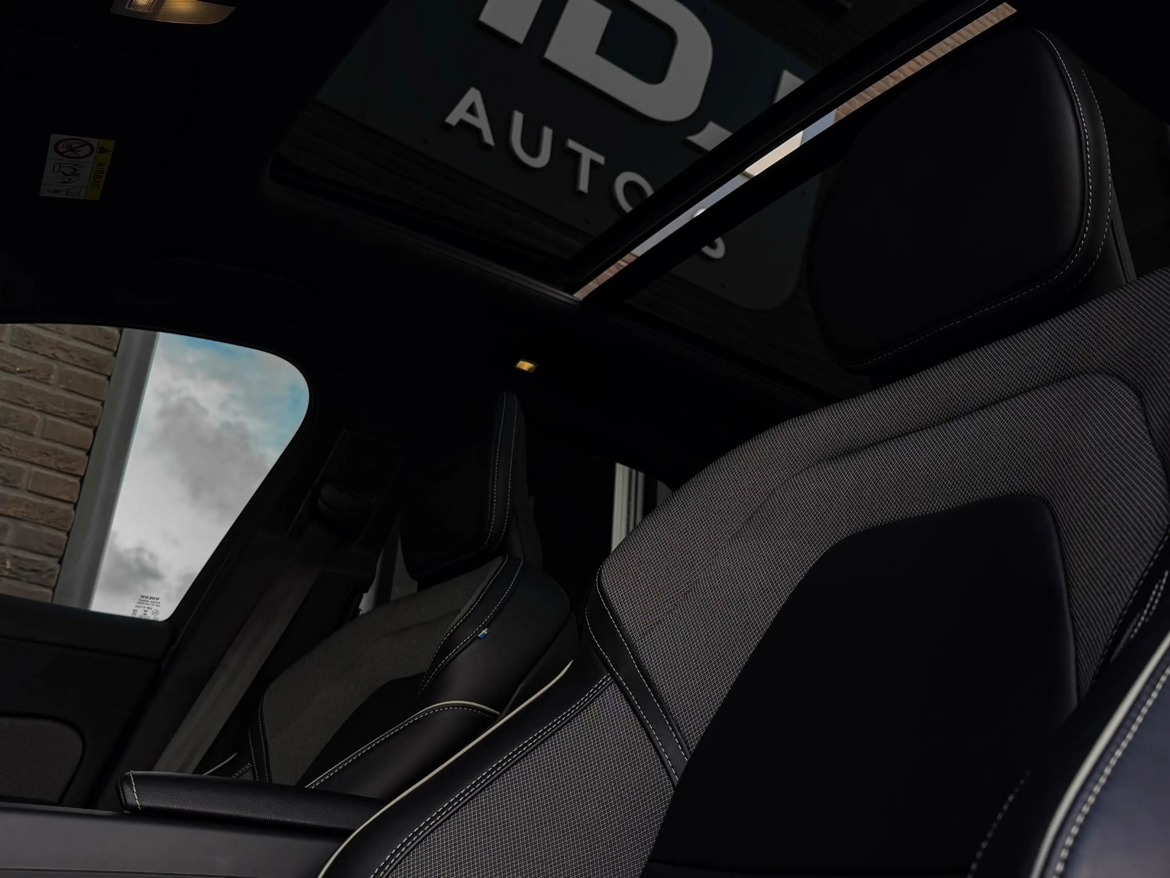 Volvo XC60 2.0 T8 Plug-in hybrid AWD R-Design | Pano | 21" | — photo 9
