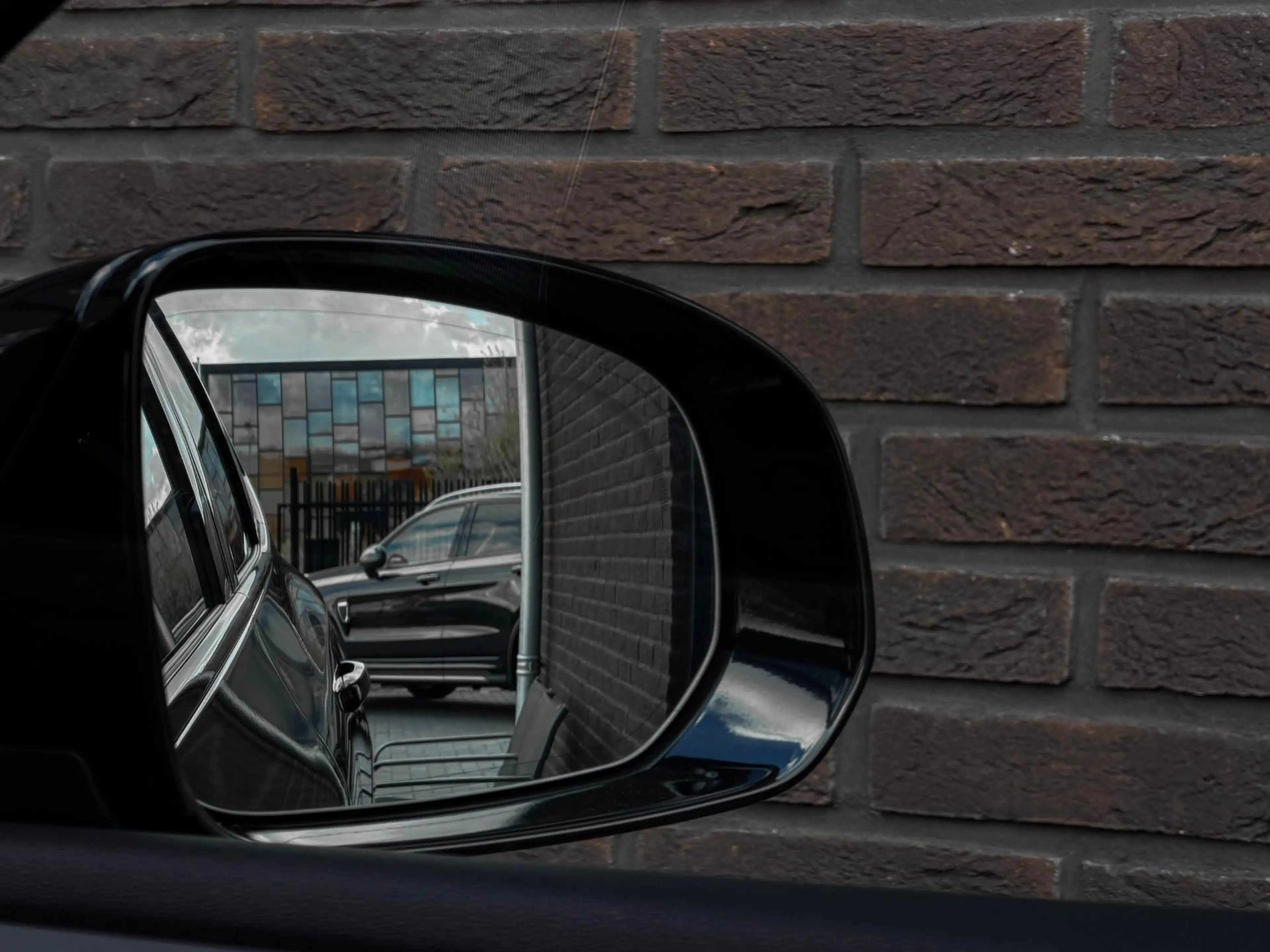 Volvo XC60 2.0 T8 Plug-in hybrid AWD R-Design | Pano | 21" | — photo 35
