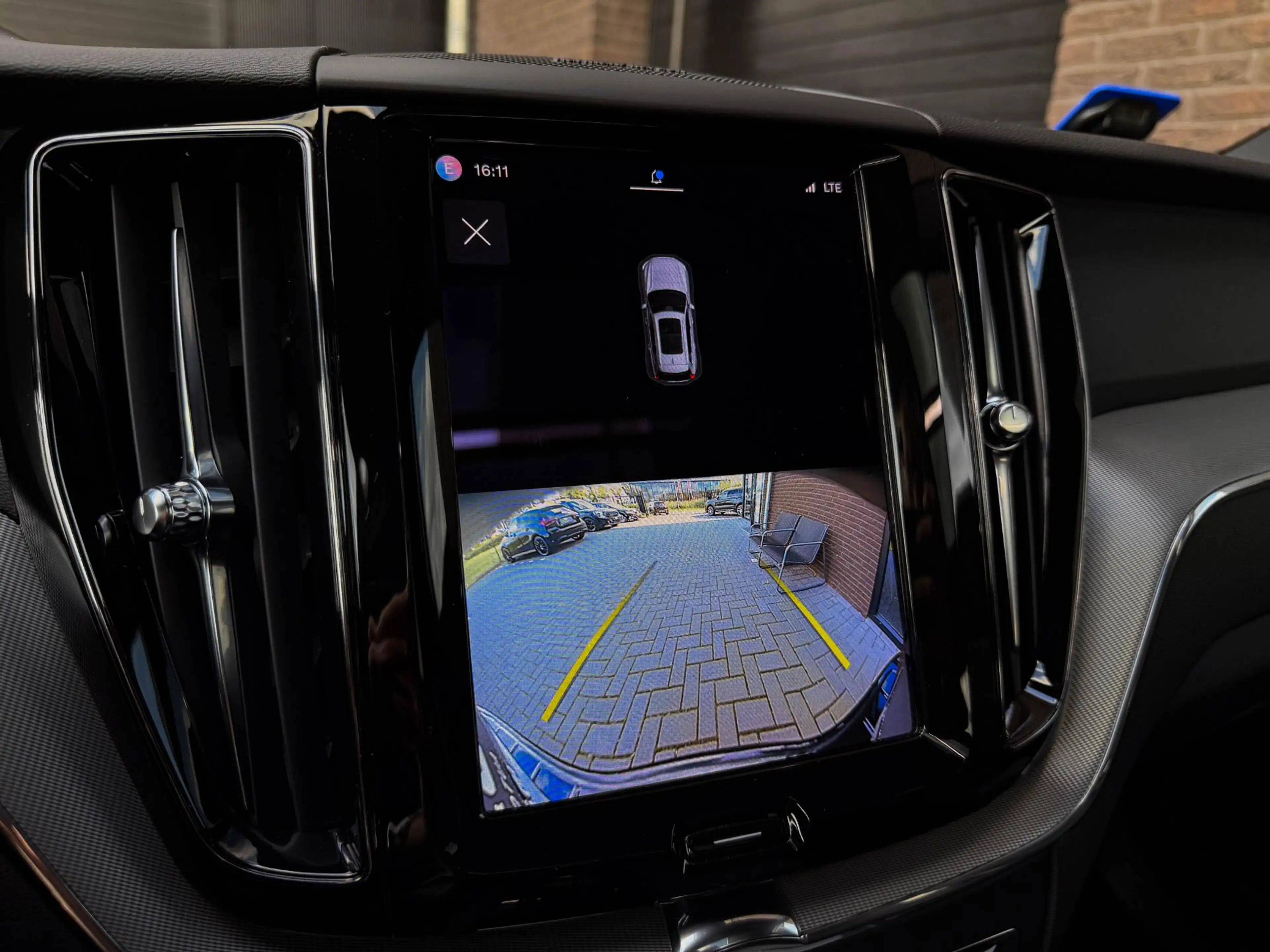 Volvo XC60 2.0 T8 Plug-in hybrid AWD R-Design | Pano | 21" | — photo 19