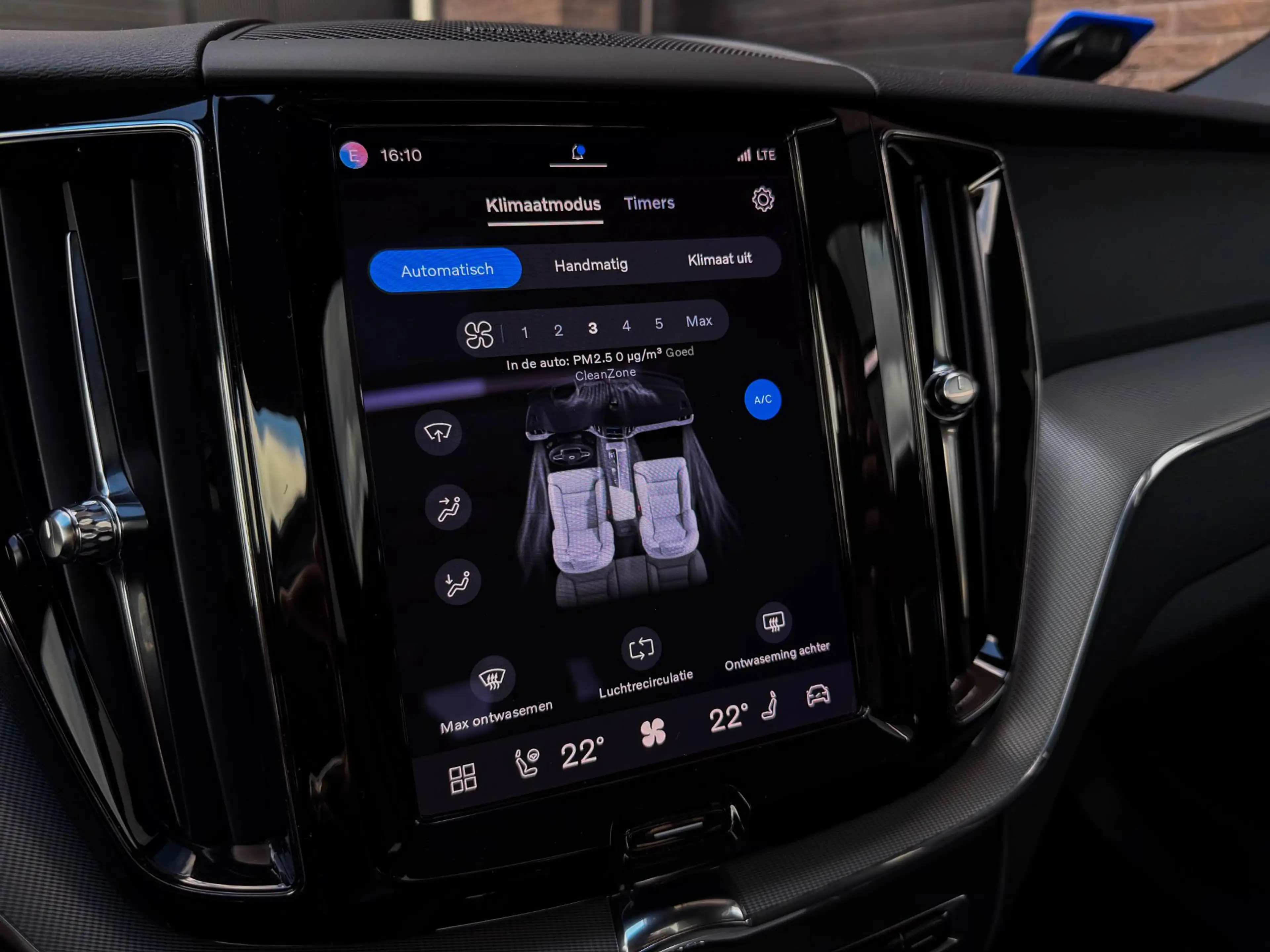 Volvo XC60 2.0 T8 Plug-in hybrid AWD R-Design | Pano | 21" | — photo 21