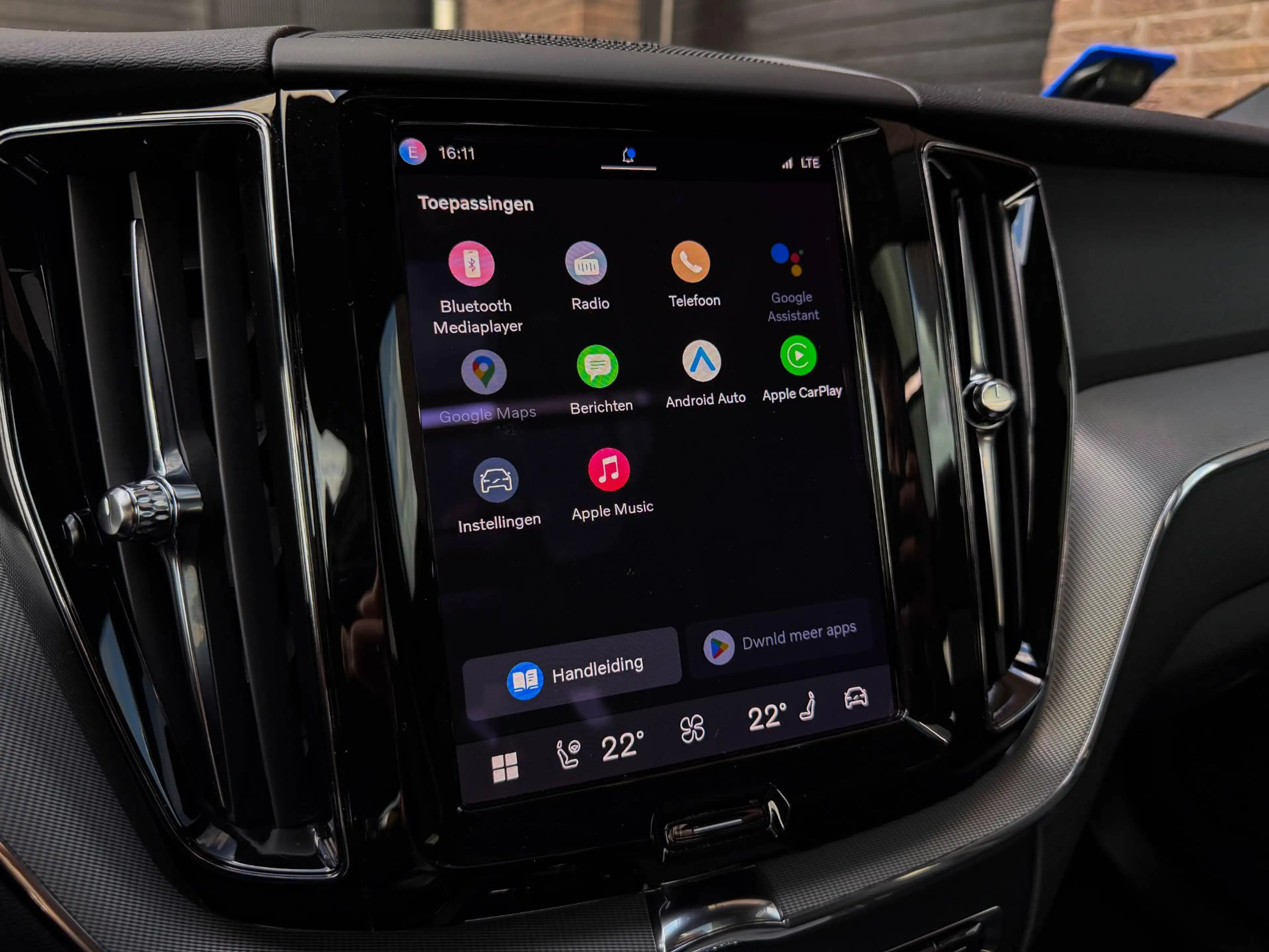 Volvo XC60 2.0 T8 Plug-in hybrid AWD R-Design | Pano | 21" | — photo 20