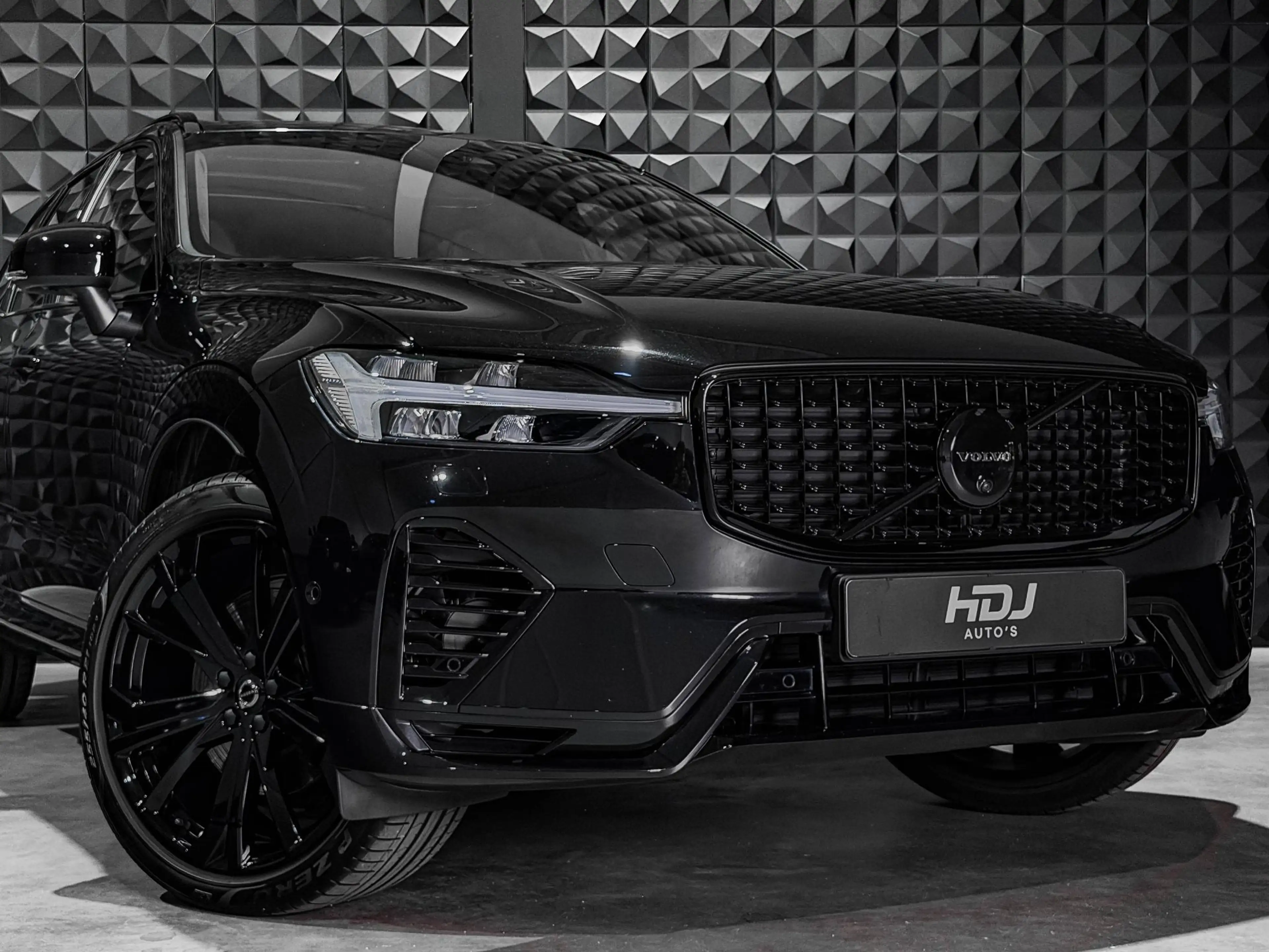 Volvo XC60 2.0 T8 Plug-in hybrid AWD R-Design | Pano | 21" | — photo 6