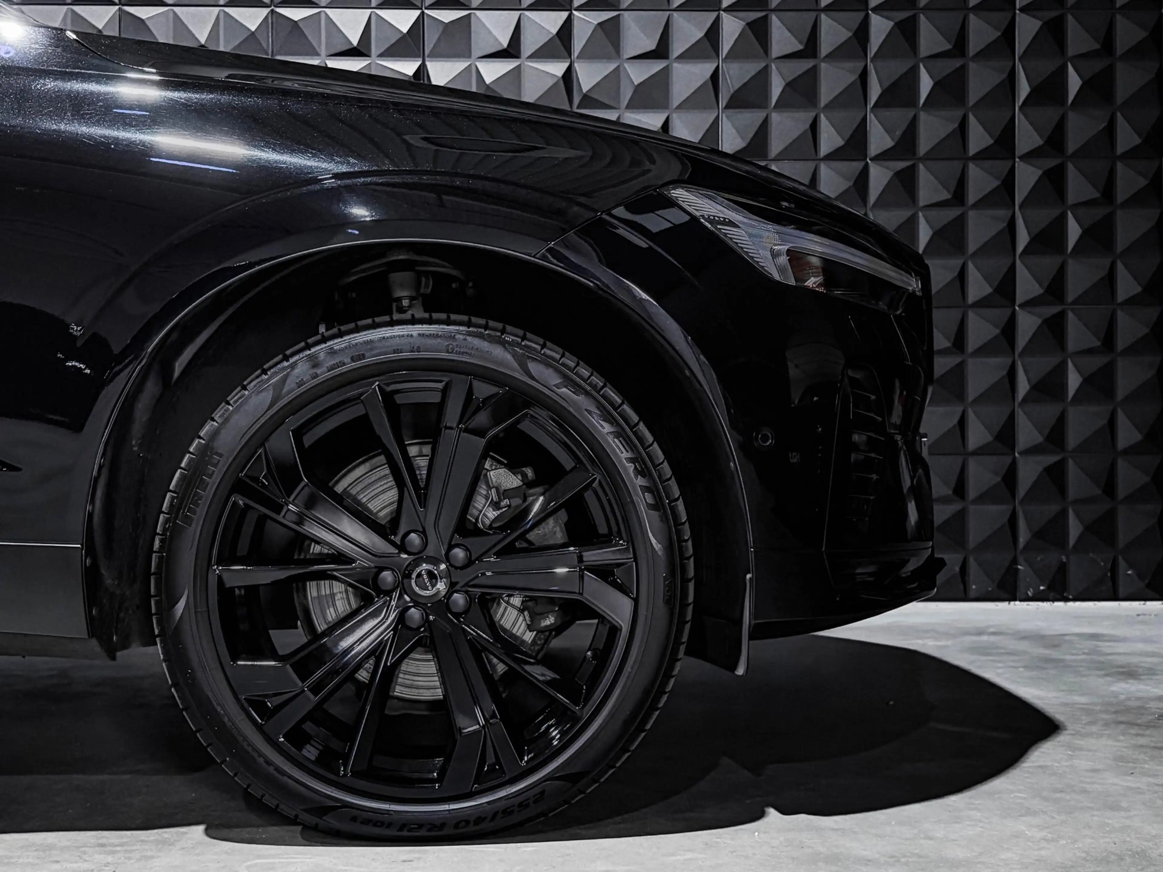 Volvo XC60 2.0 T8 Plug-in hybrid AWD R-Design | Pano | 21" | — photo 30