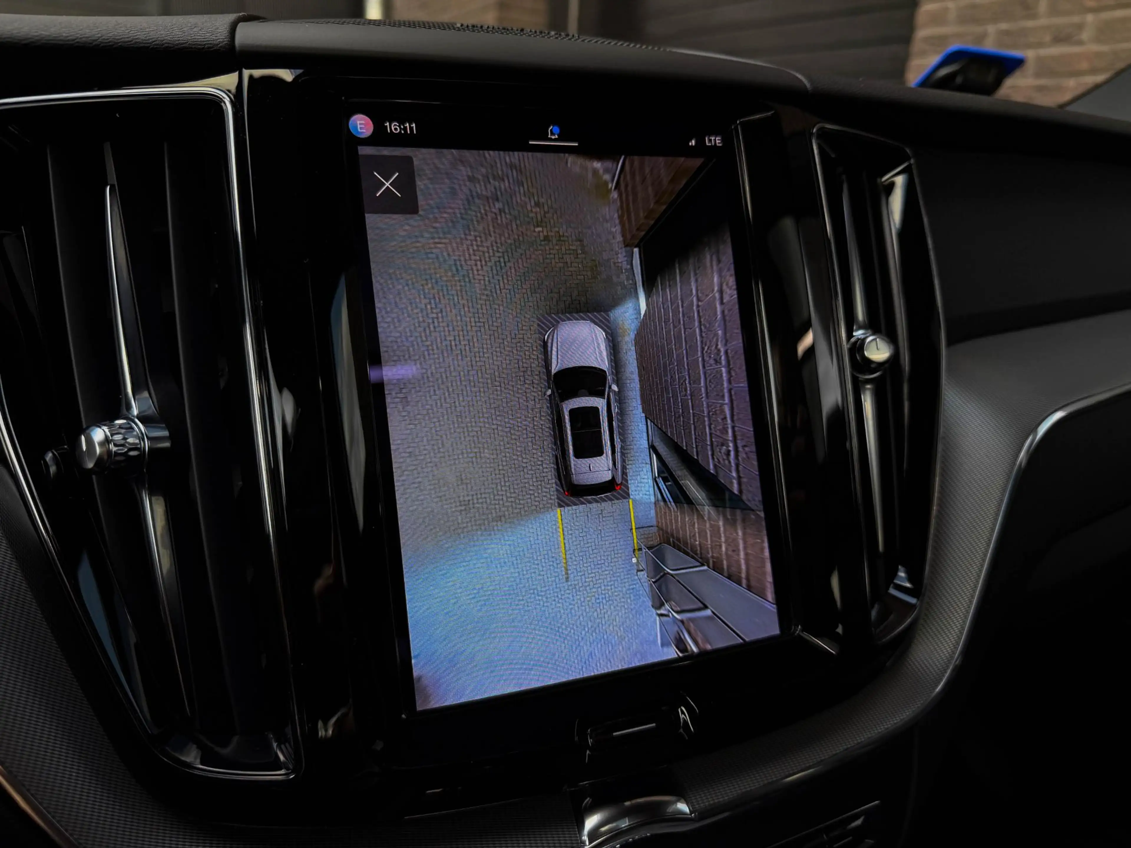 Volvo XC60 2.0 T8 Plug-in hybrid AWD R-Design | Pano | 21" | — photo 18