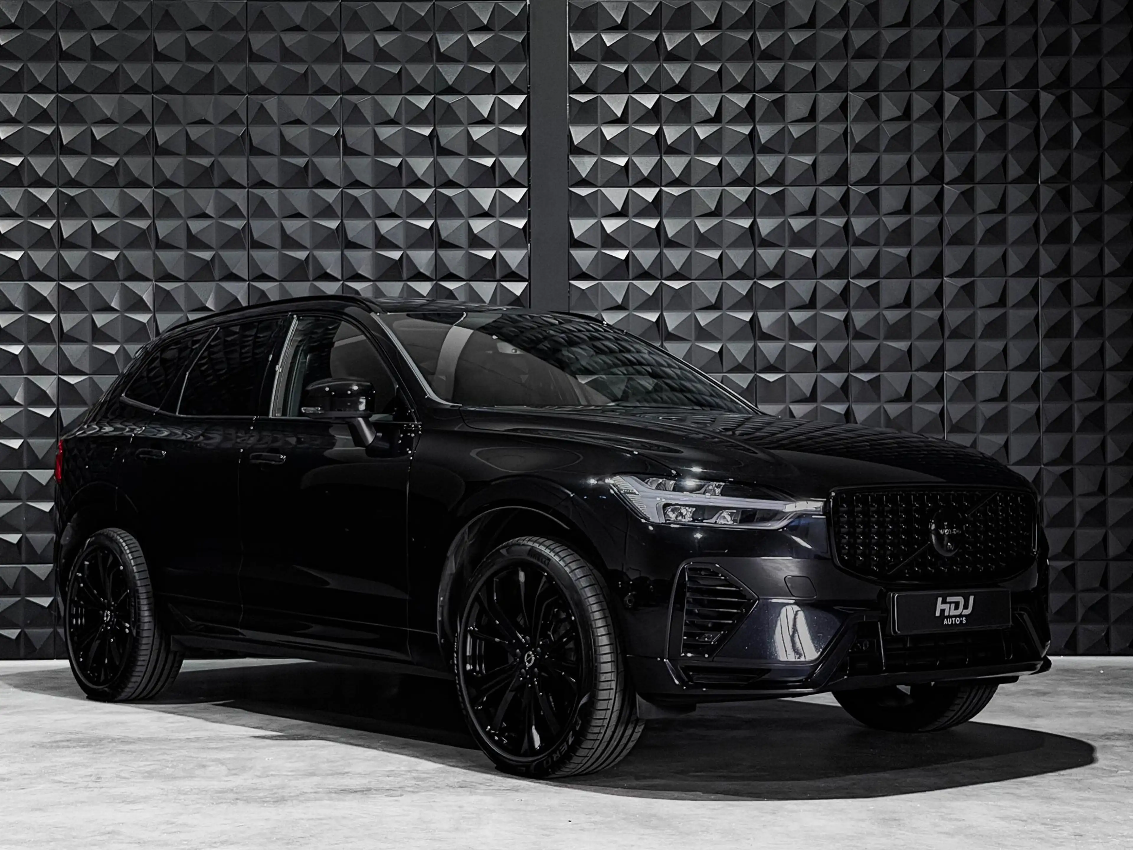 Volvo XC60 2.0 T8 Plug-in hybrid AWD R-Design | Pano | 21" | — photo 5