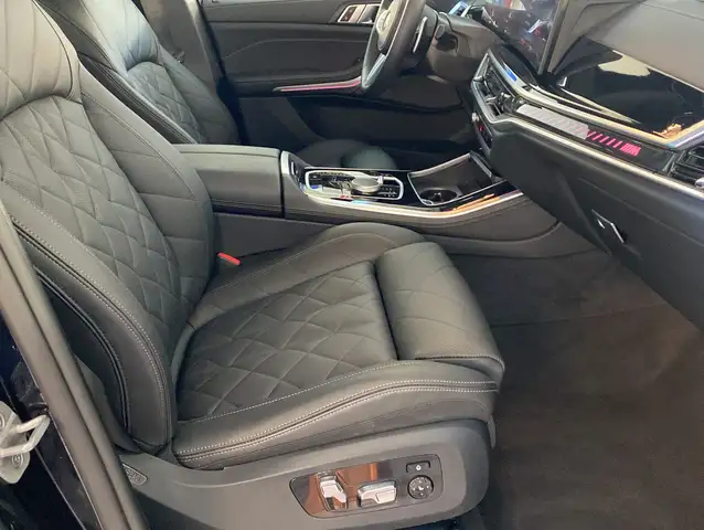BMW X5 M view 11