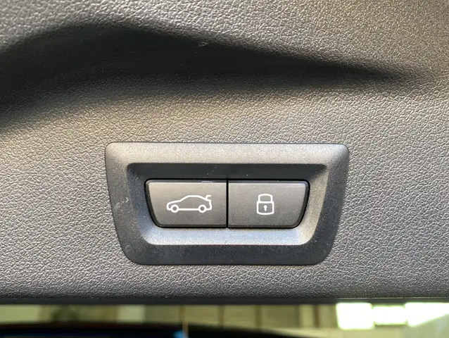 BMW X5 M view 9