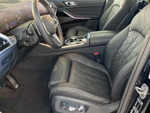BMW X5 M view 5