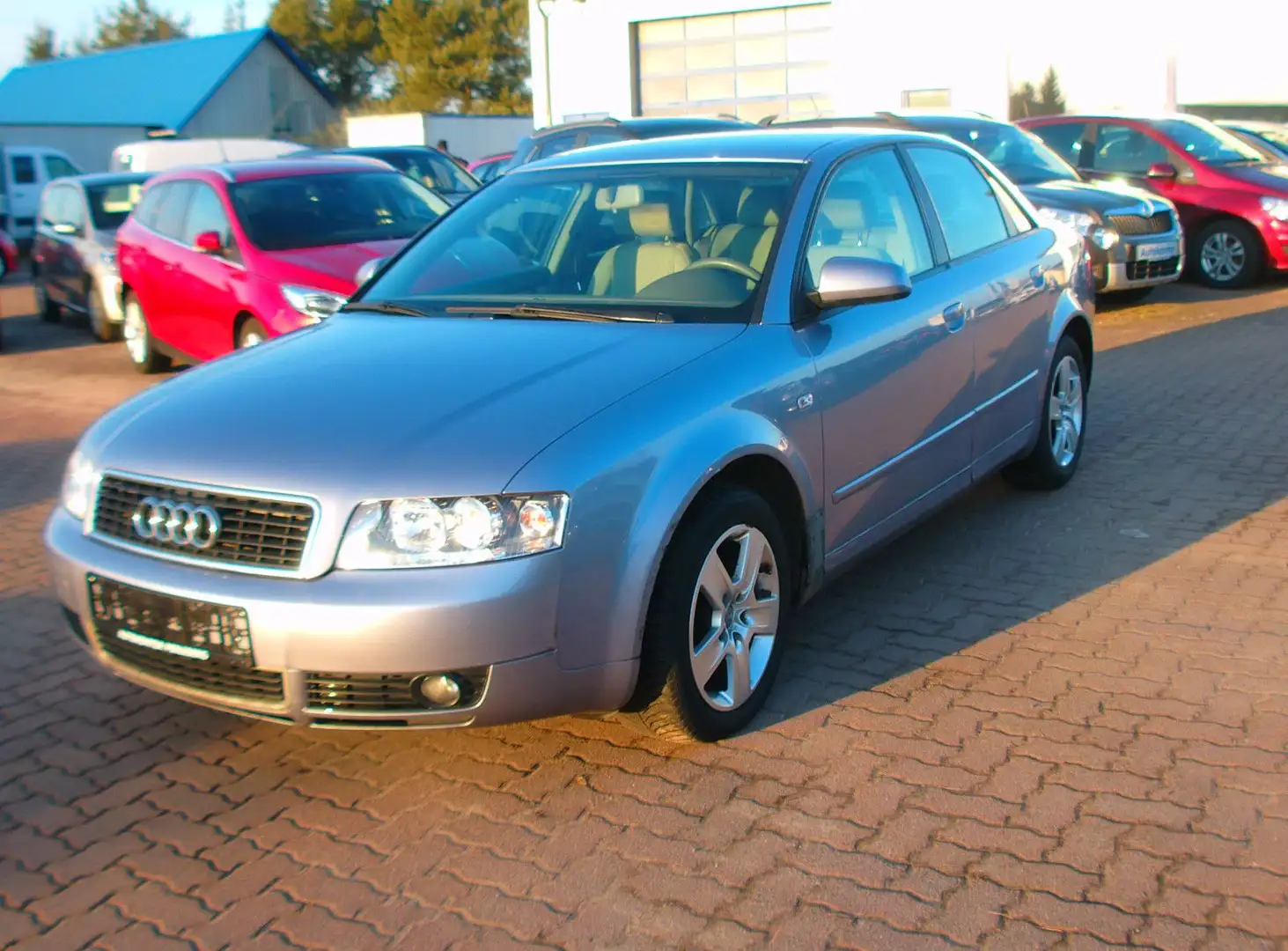 Audi A4 2.0 Limousine.Klimaautom.AHK.Tüv 08/2027 Silber - 1