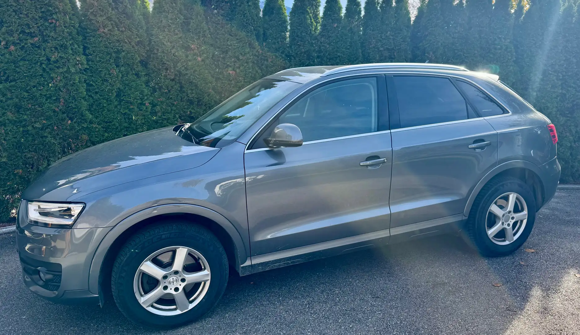 Audi Q3 Q3 2,0 TDI DPF Grau - 1