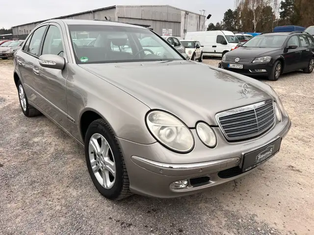 Mercedes-Benz E 320 4-MATIC Navi Klimaauto. Leder SHZ Tempomat