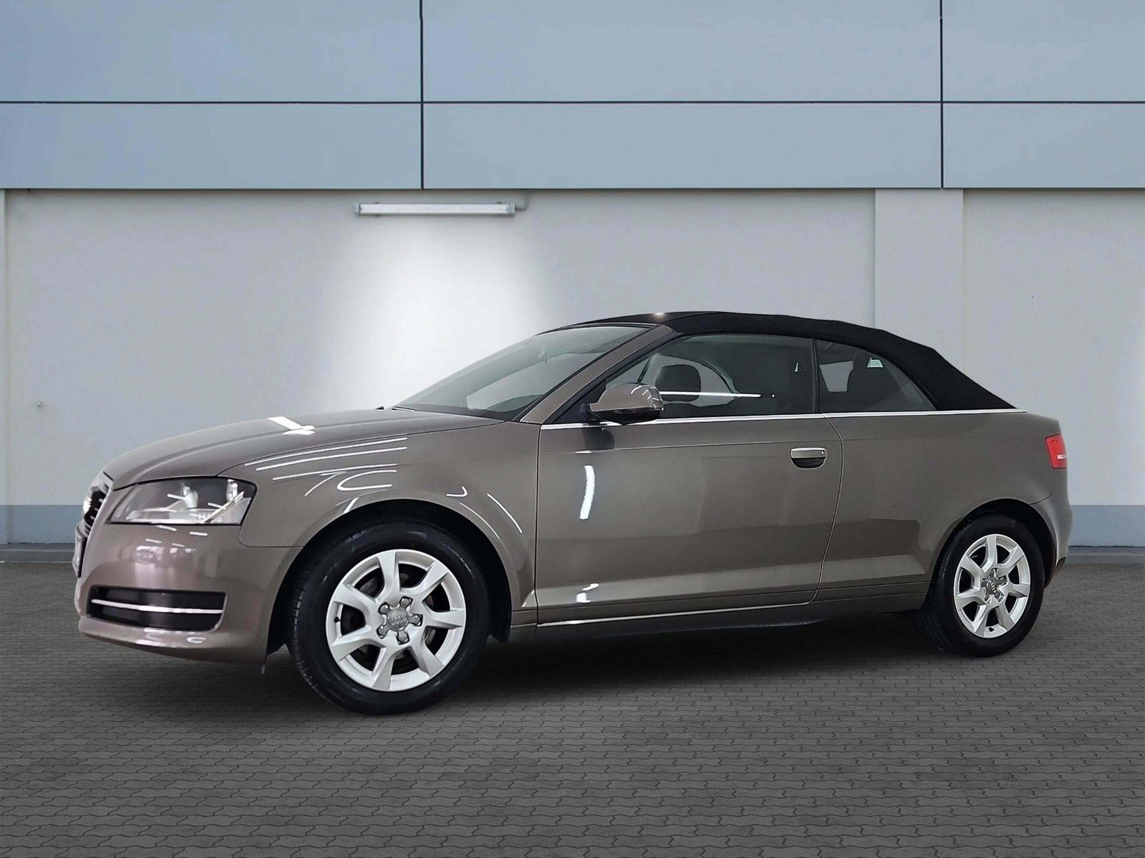 Audi A3 Cabriolet Attraction 105PS*PDC*KLIMA*SHZ*BOSE — photo 4