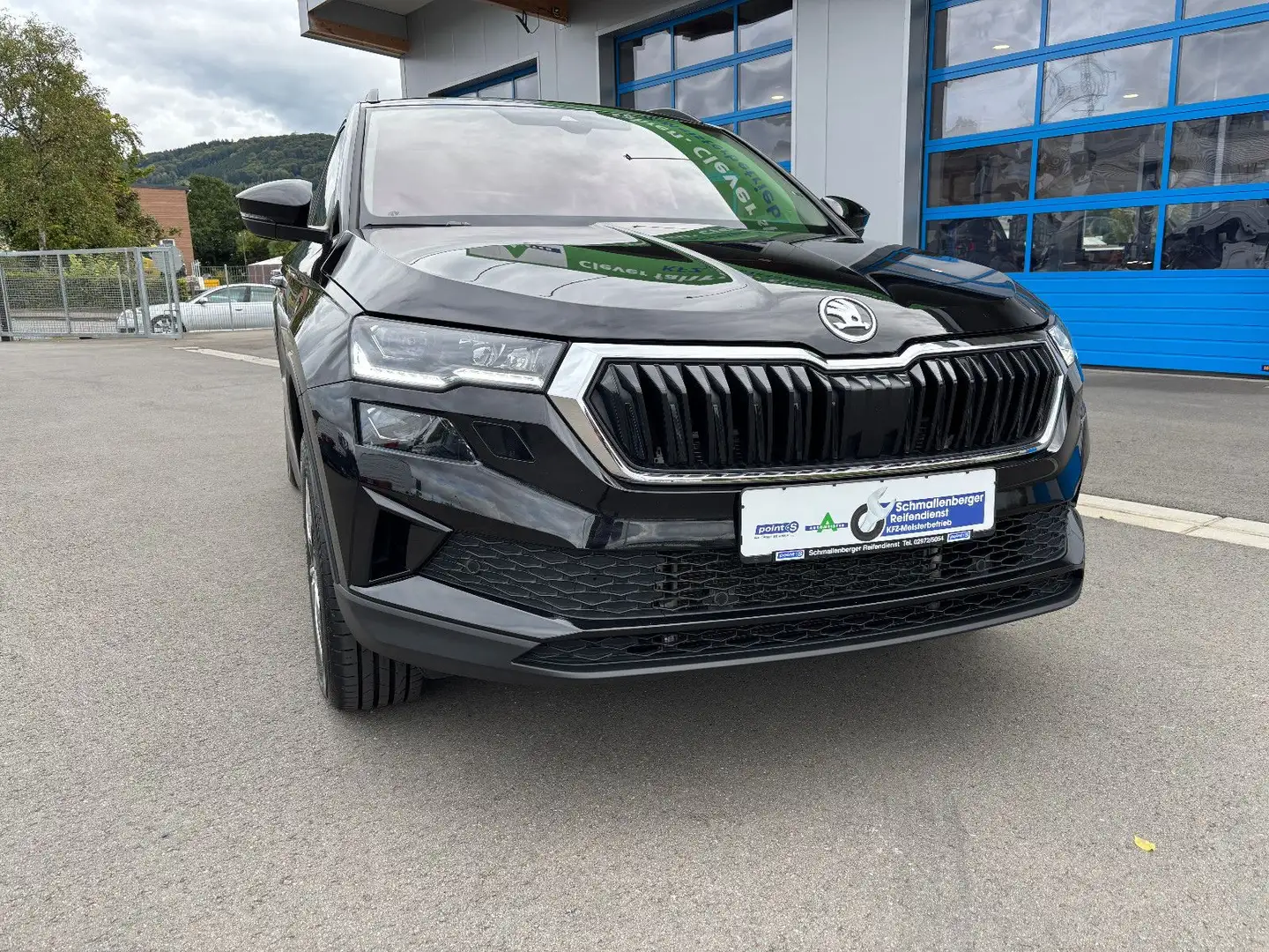 Skoda Karoq Selection 1.5TSi DSG PANO LED NAV AHK ACC Noir - 2