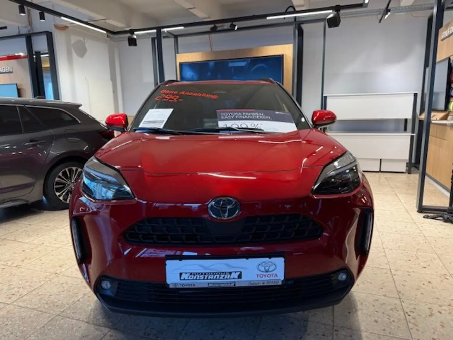 Toyota Yaris Cross Hybrid FWD Teamplayer Rouge - 1