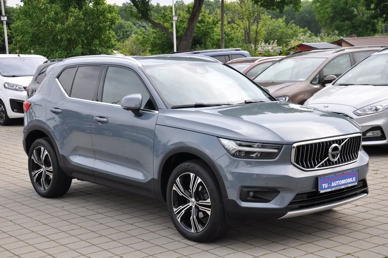 Volvo XC40 Inscription Aut. STANDHZ-LEDER-H&K-LED-360°-ACC Grijs - 1