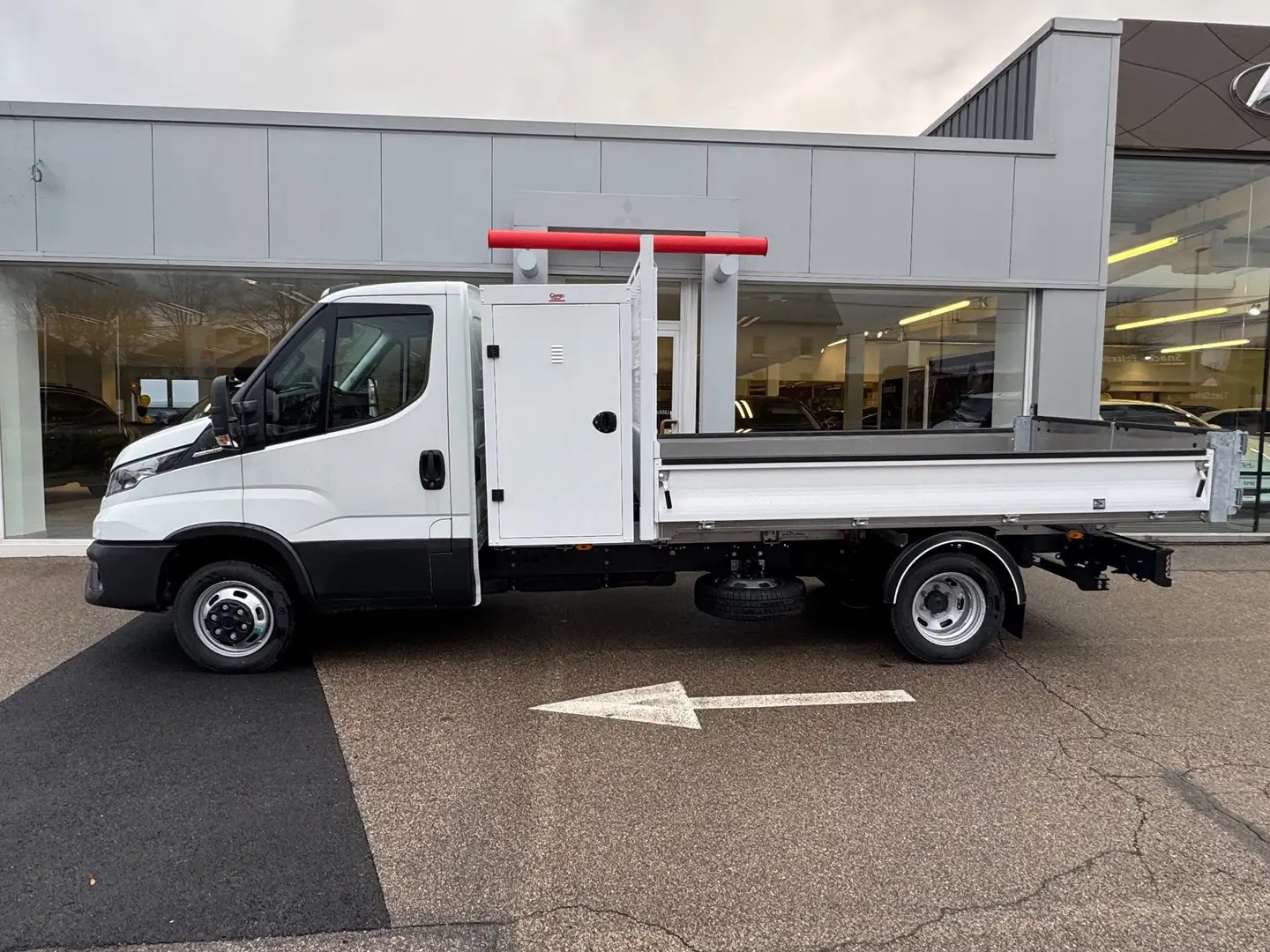 Iveco Daily MODEL 2025!!! 3.0L 180CV A8 benne basculant+coffre Blanc - 2