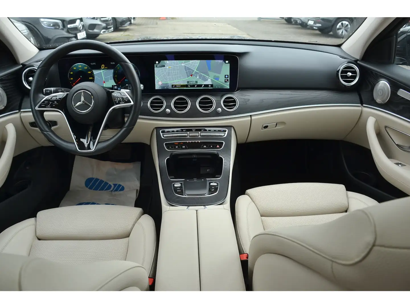 Mercedes-Benz E 300 T e Avantgarde (Business MultiB. SHD MBUX Schwarz - 2