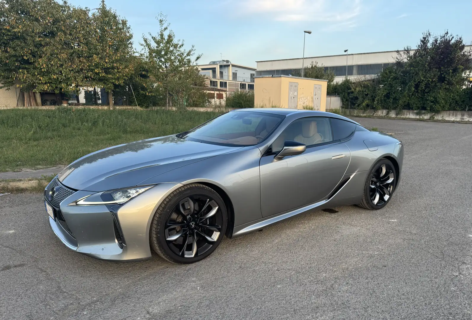 Lexus LC 500h 3.5 Luxury hybrid auto - 2