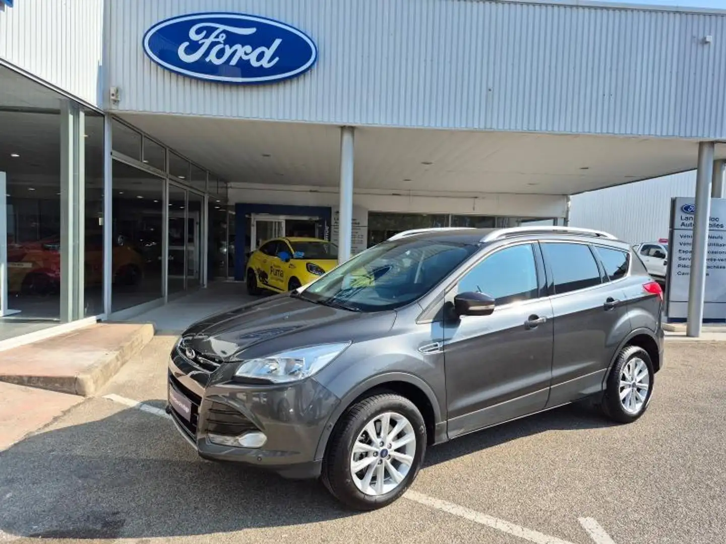 Ford Kuga 2.0 TDCi 150ch Stop\u0026Start Titanium 4x2 Gris - 1