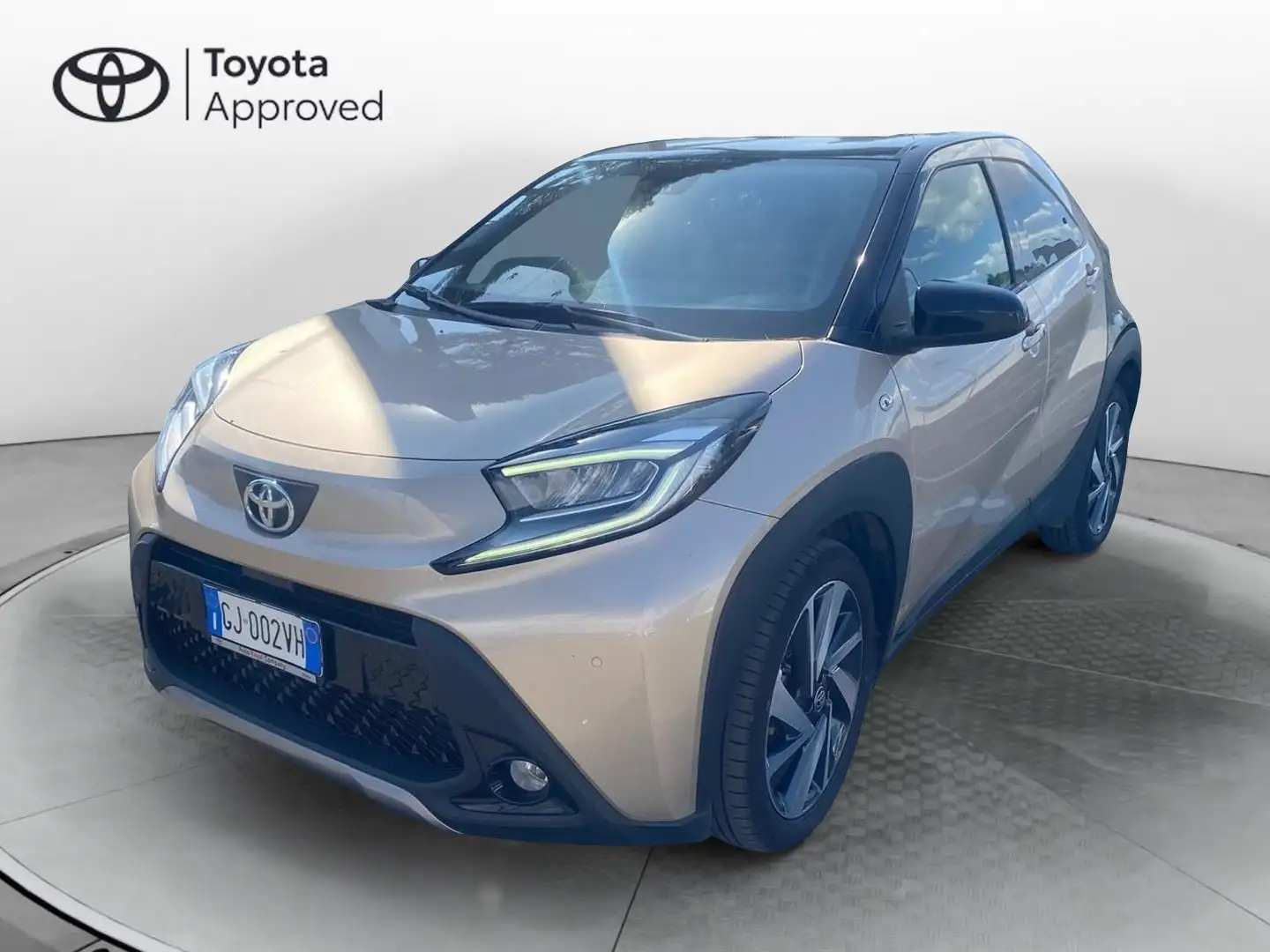 Toyota Aygo X 1.0 VVT-i 72 CV 5 porte Lounge Oro - 1
