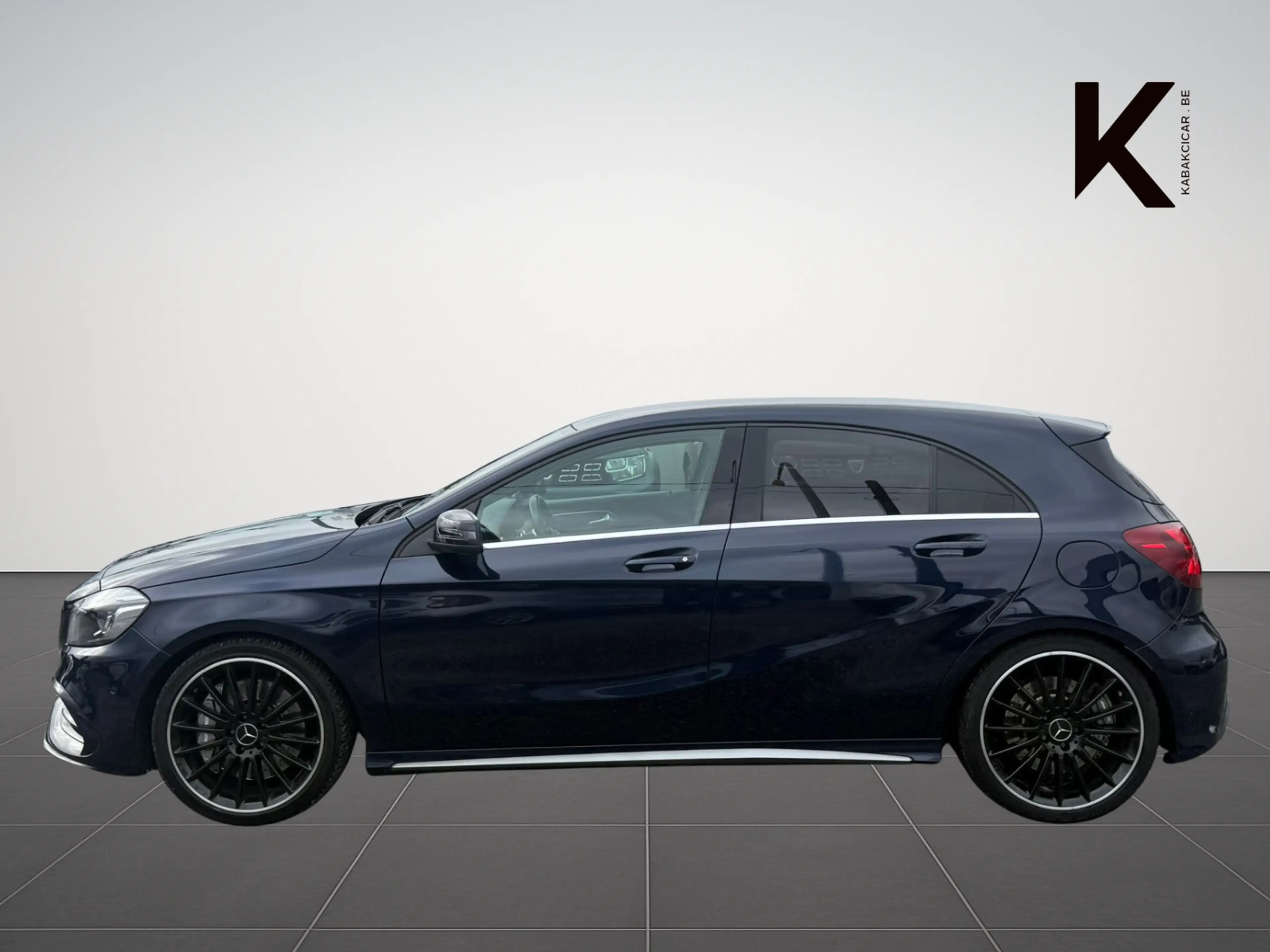 Mercedes-Benz A 45 AMG A 45 AMG 4-Matic / Cuir / Carnet / Garantie 12M — photo 4