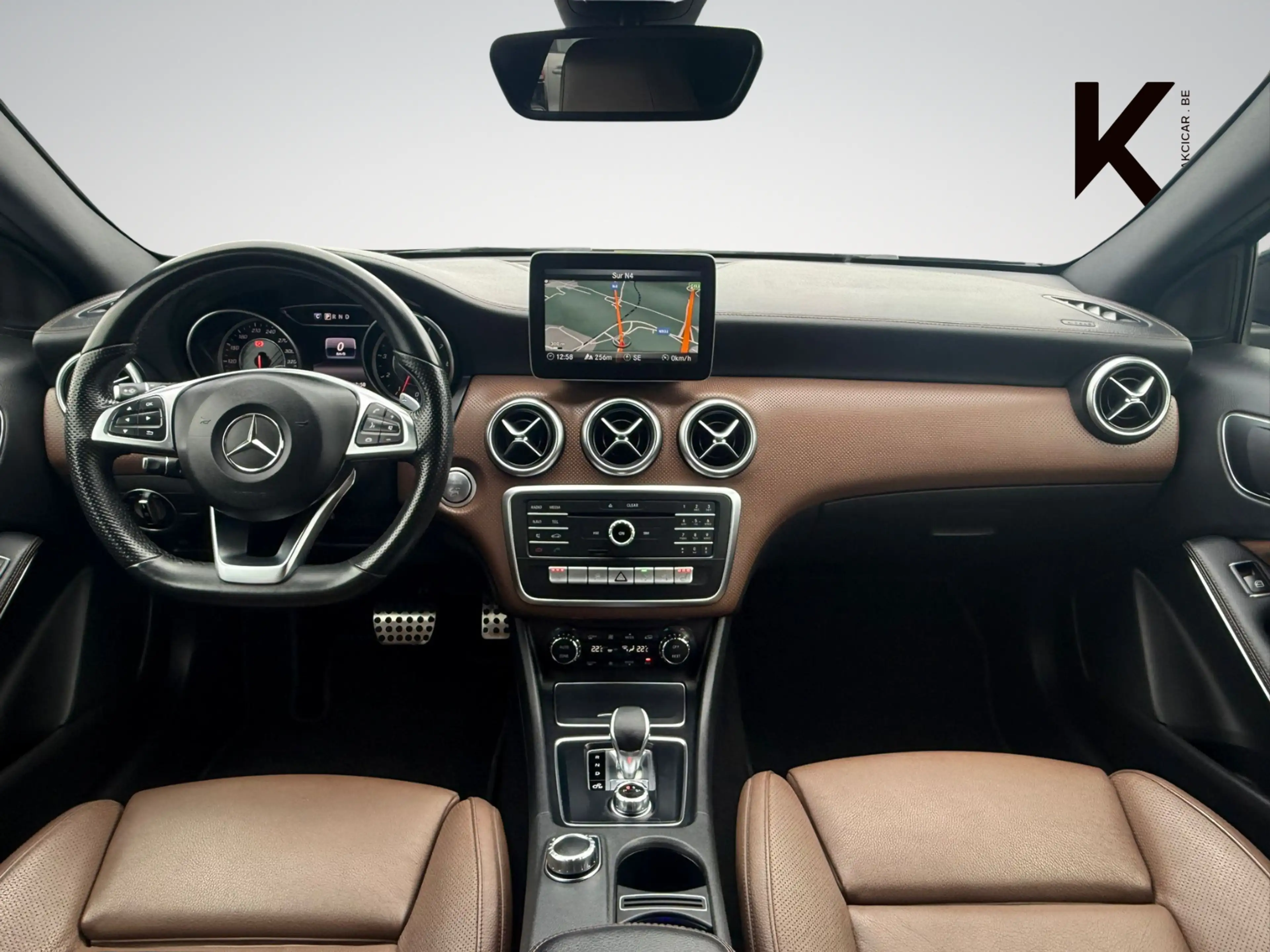 Mercedes-Benz A 45 AMG A 45 AMG 4-Matic / Cuir / Carnet / Garantie 12M — photo 12