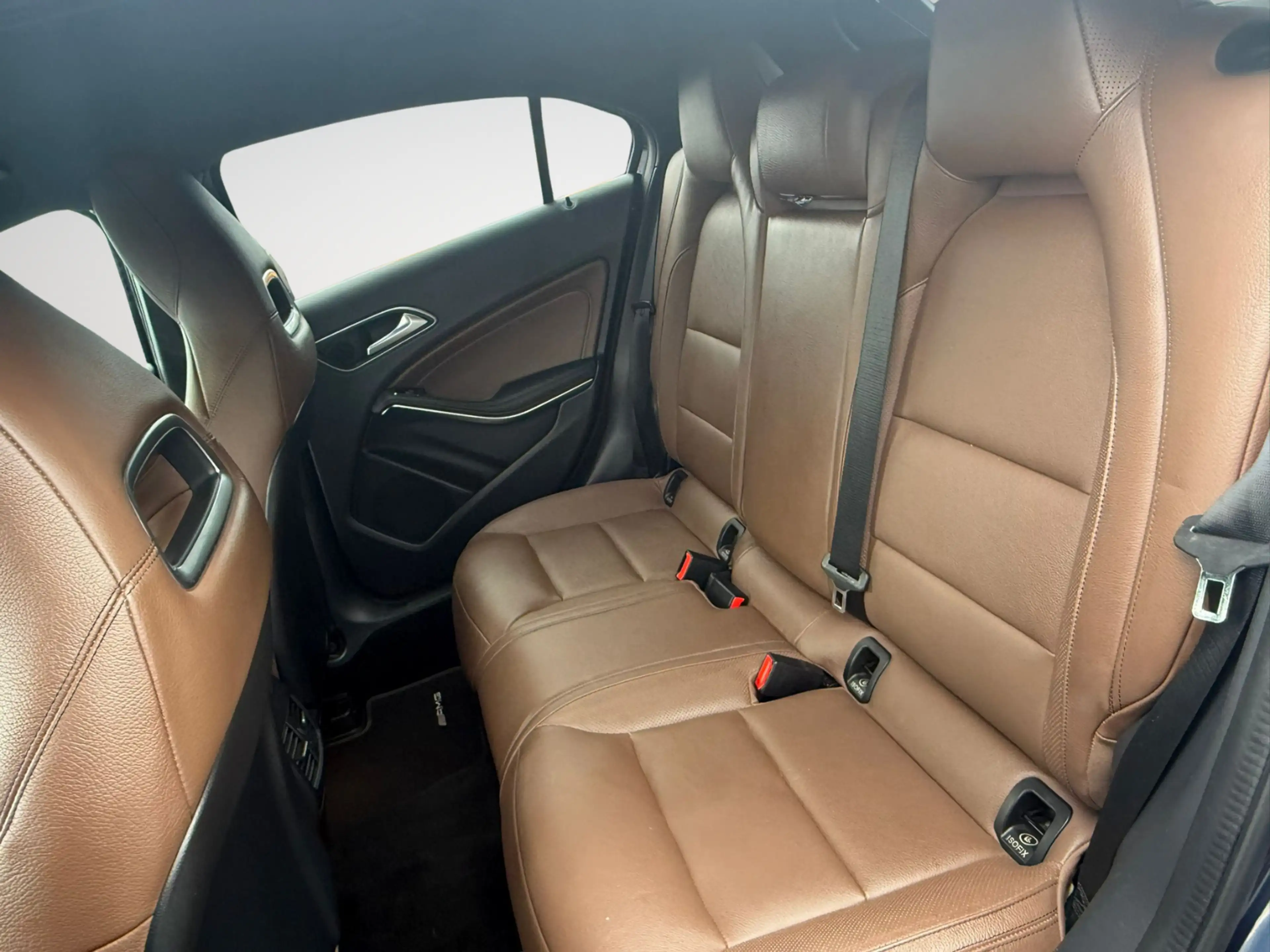 Mercedes-Benz A 45 AMG A 45 AMG 4-Matic / Cuir / Carnet / Garantie 12M — photo 11