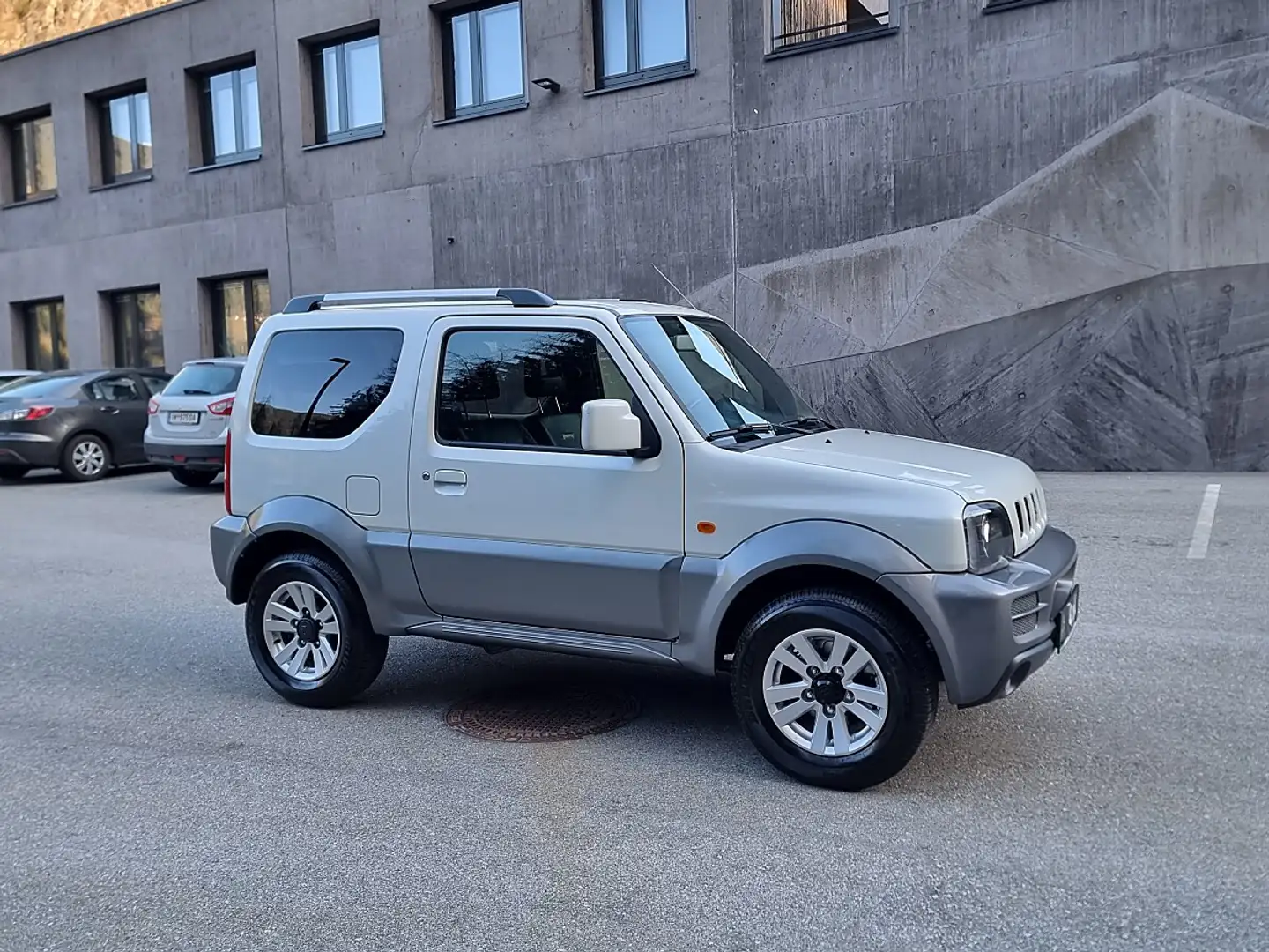 Suzuki Jimny 1,3 VX Deluxe**VERKAUFT** Weiß - 2