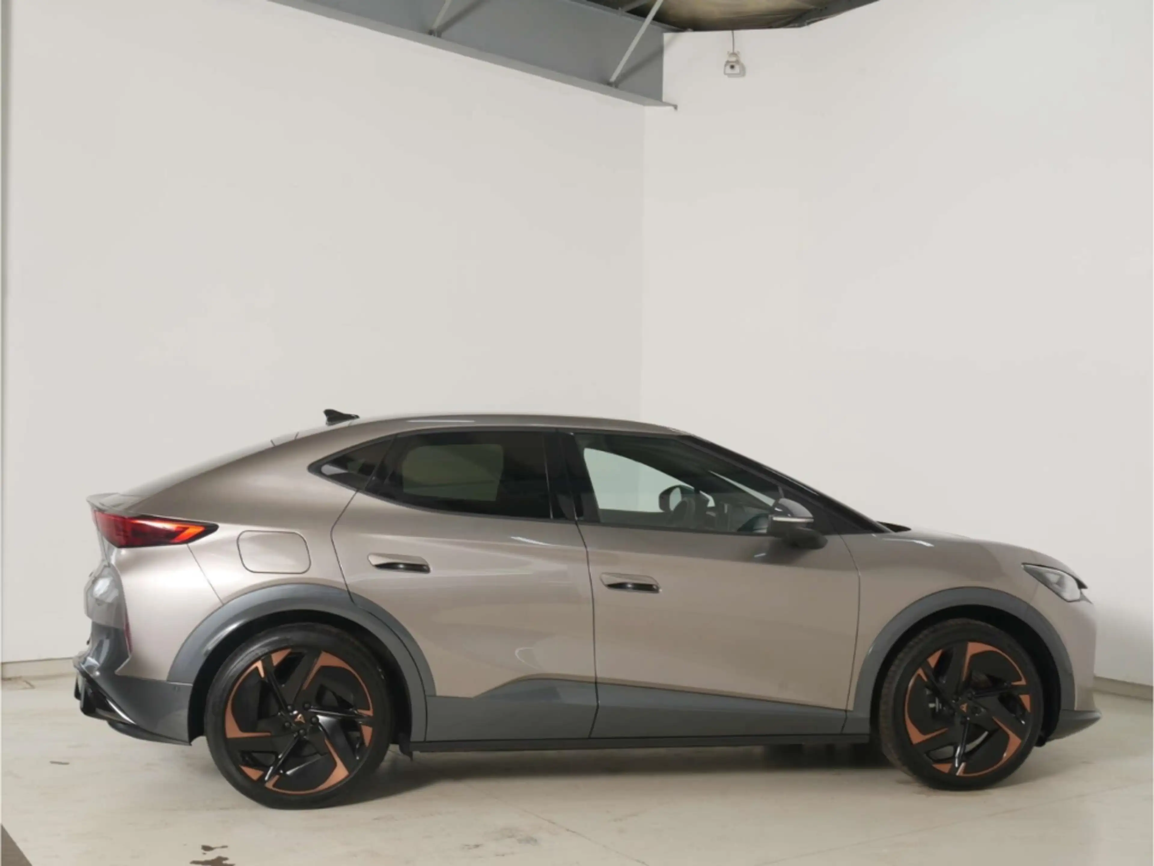 CUPRA Tavascan VZ 4Drive 77kWh — photo 4
