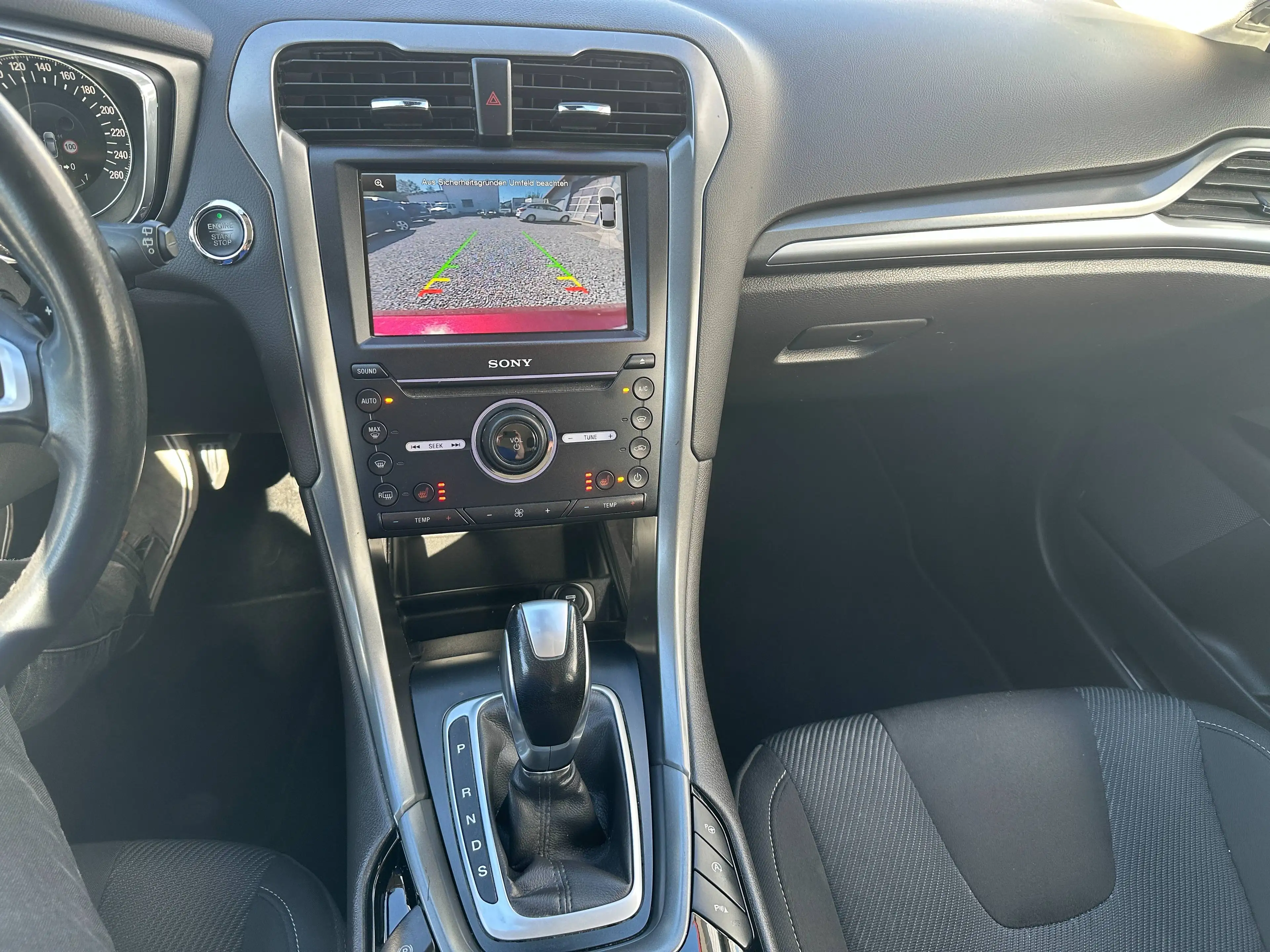 Ford Mondeo Titanium 2.0 D KLIMA NAVI PDC AHK LED KAMERA — photo 14