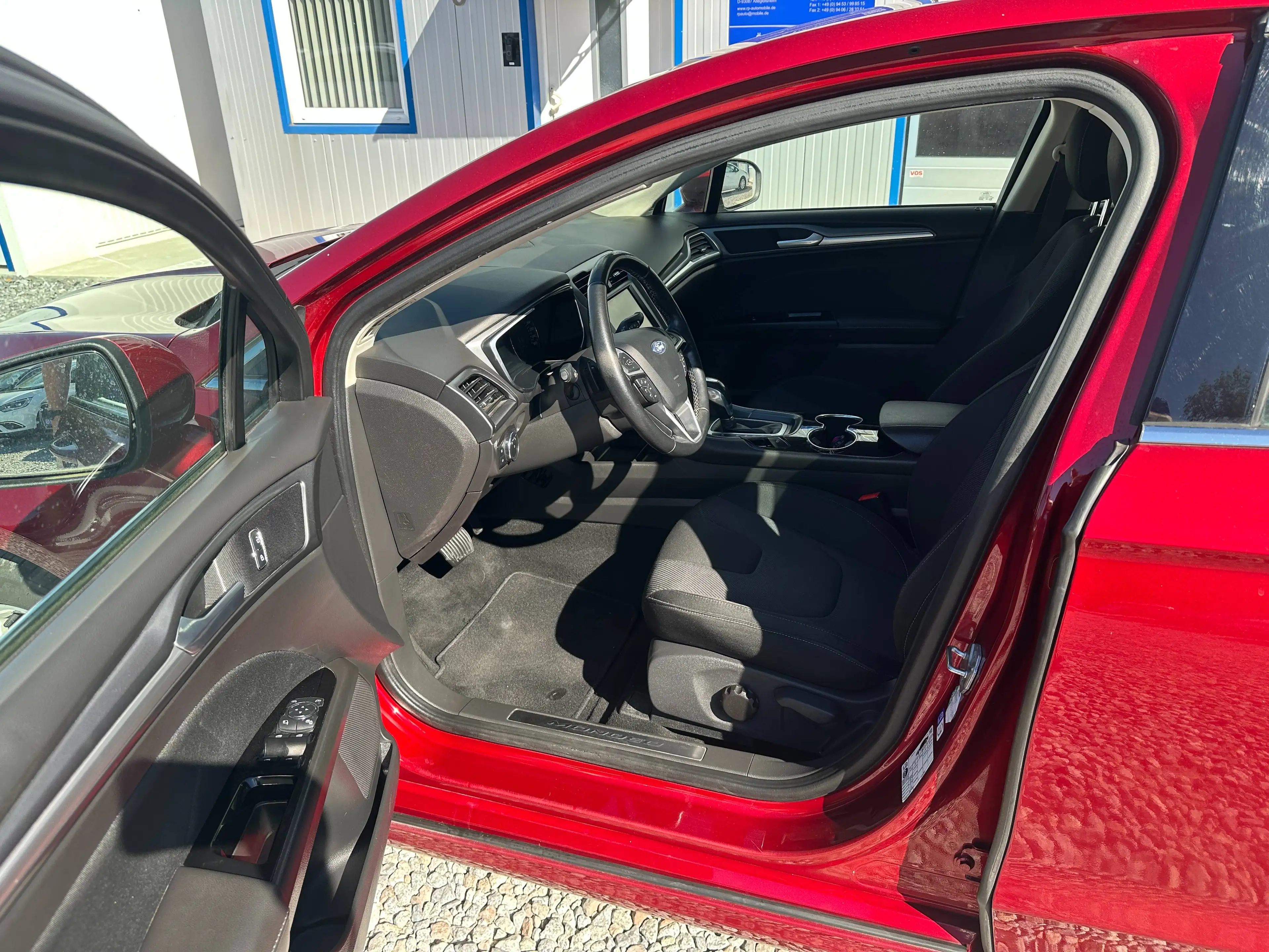 Ford Mondeo Titanium 2.0 D KLIMA NAVI PDC AHK LED KAMERA — photo 9