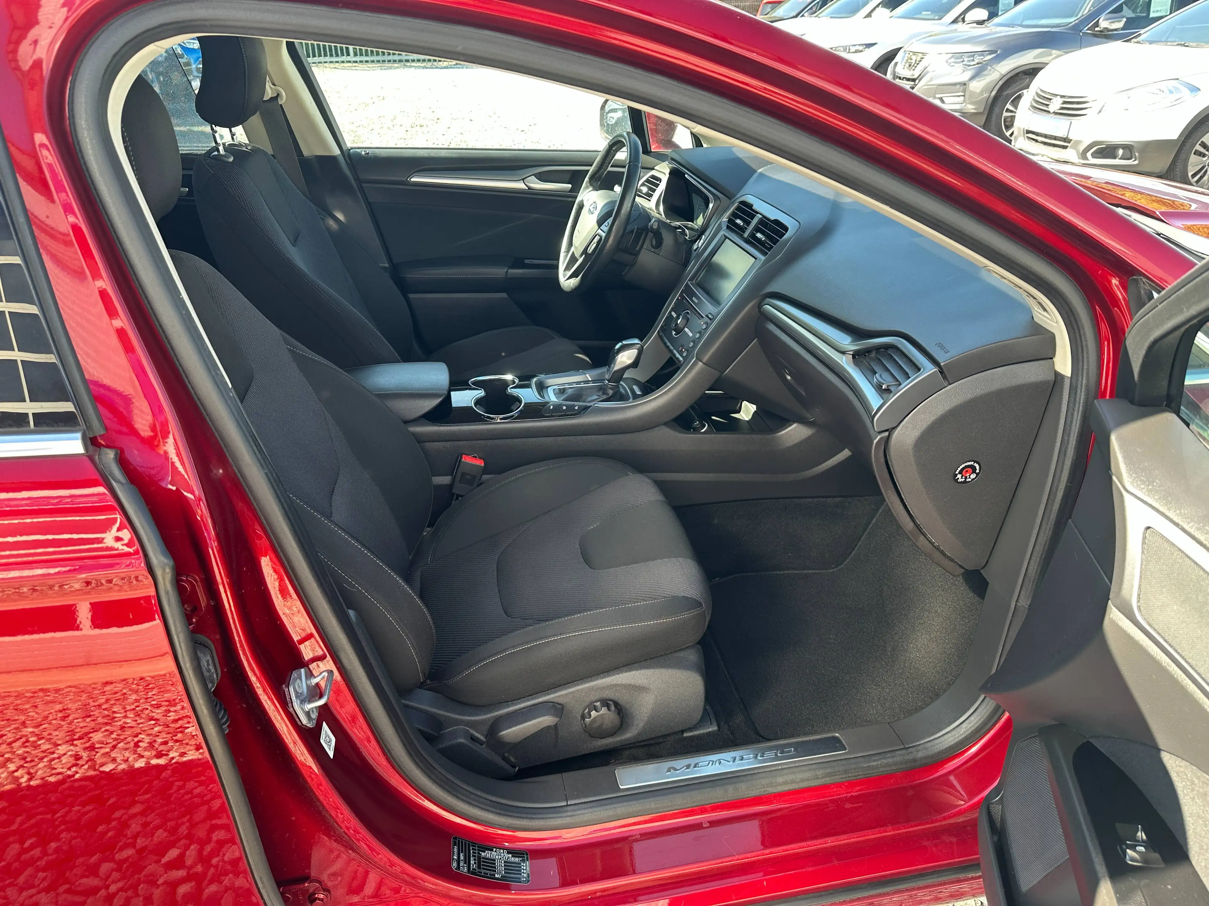 Ford Mondeo Titanium 2.0 D KLIMA NAVI PDC AHK LED KAMERA — photo 13