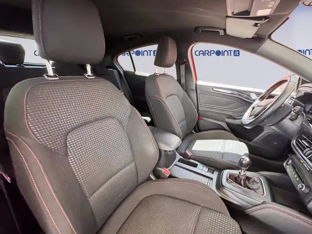 Ford Focus view 8