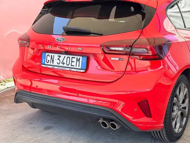 Ford Focus view 18