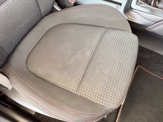 Ford Focus view 9